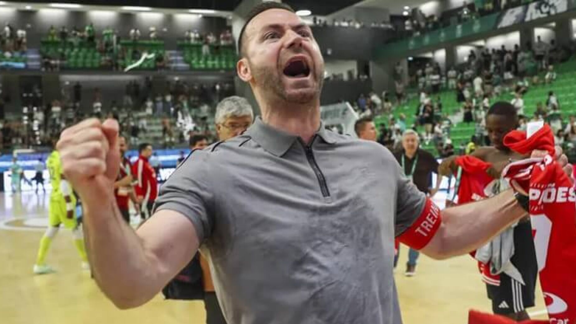 "Não somos os melhores do mundo, somos só uma equipa que venceu"