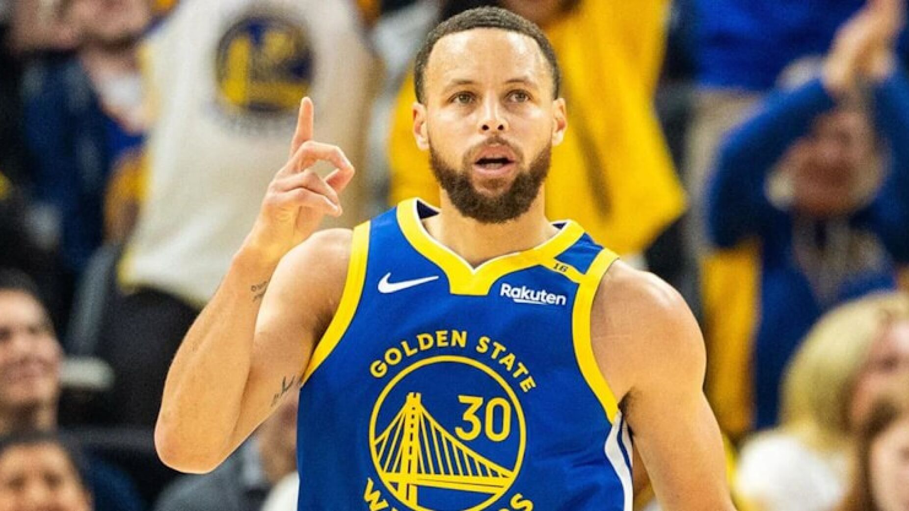 Steph Curry faz história e atinge os 4.000 triplos na NBA