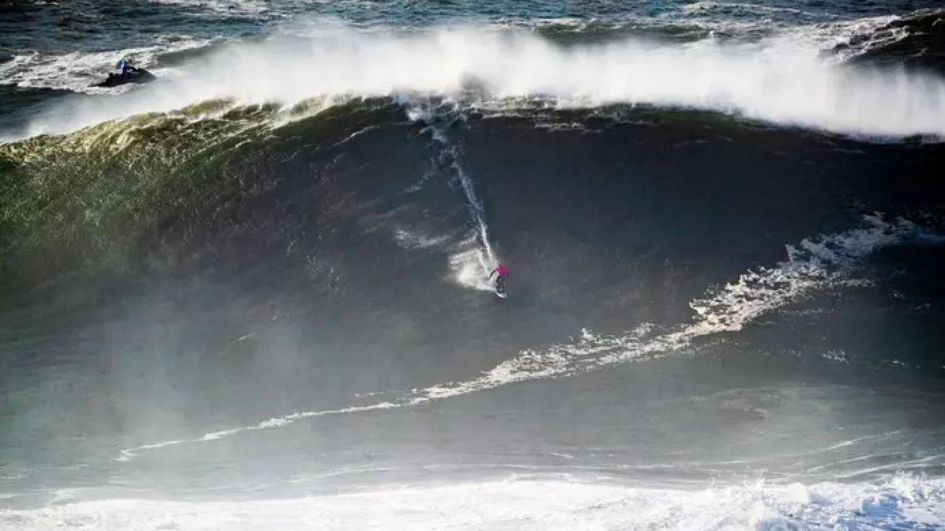 Nicolau von Rupp vence na Nazaré num dia para a história: “Tivemos ondas muito próximas dos recordes do mundo”