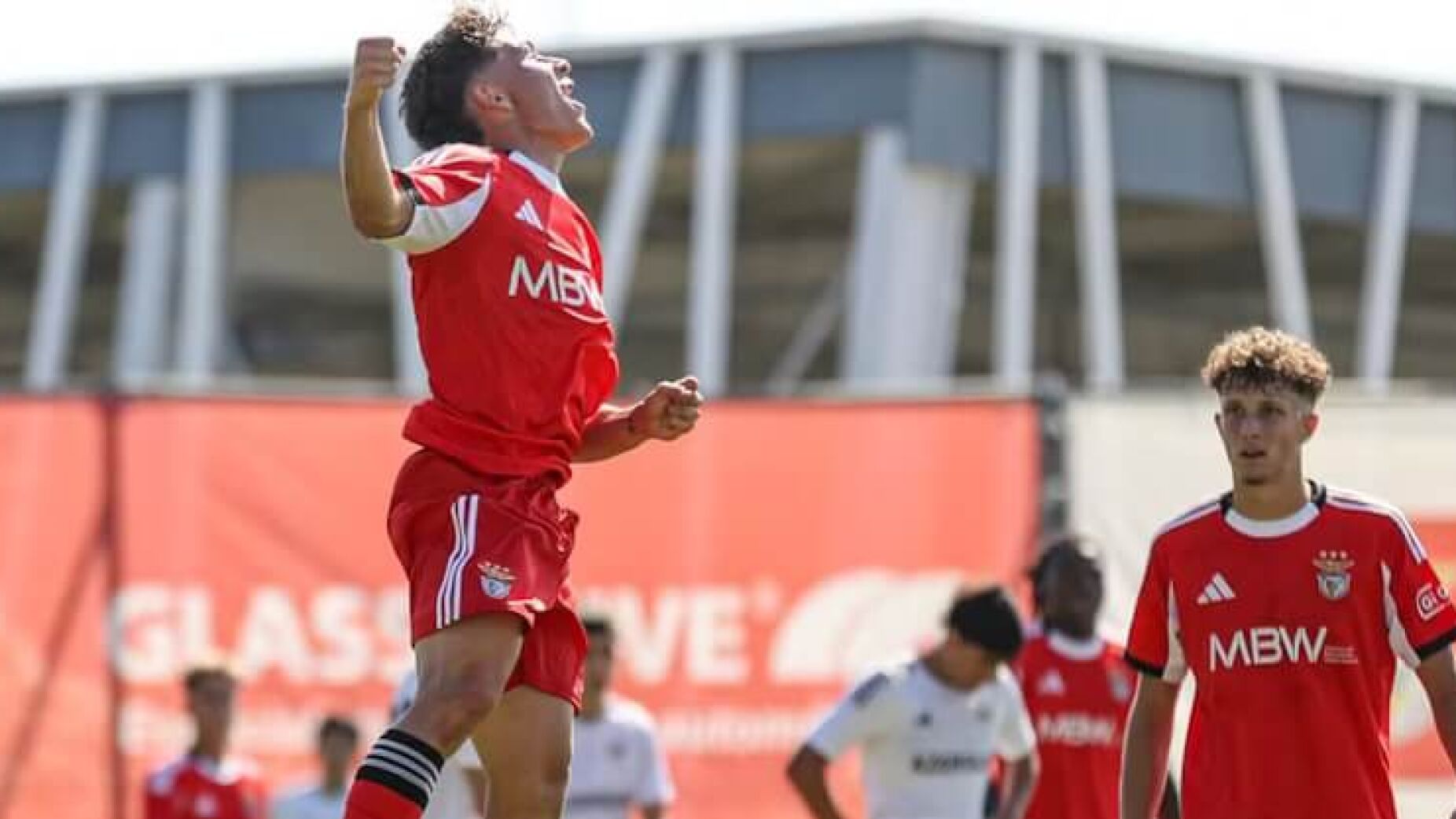 Benfica aplica goleada de mão cheia ao Newcastle na Youth League