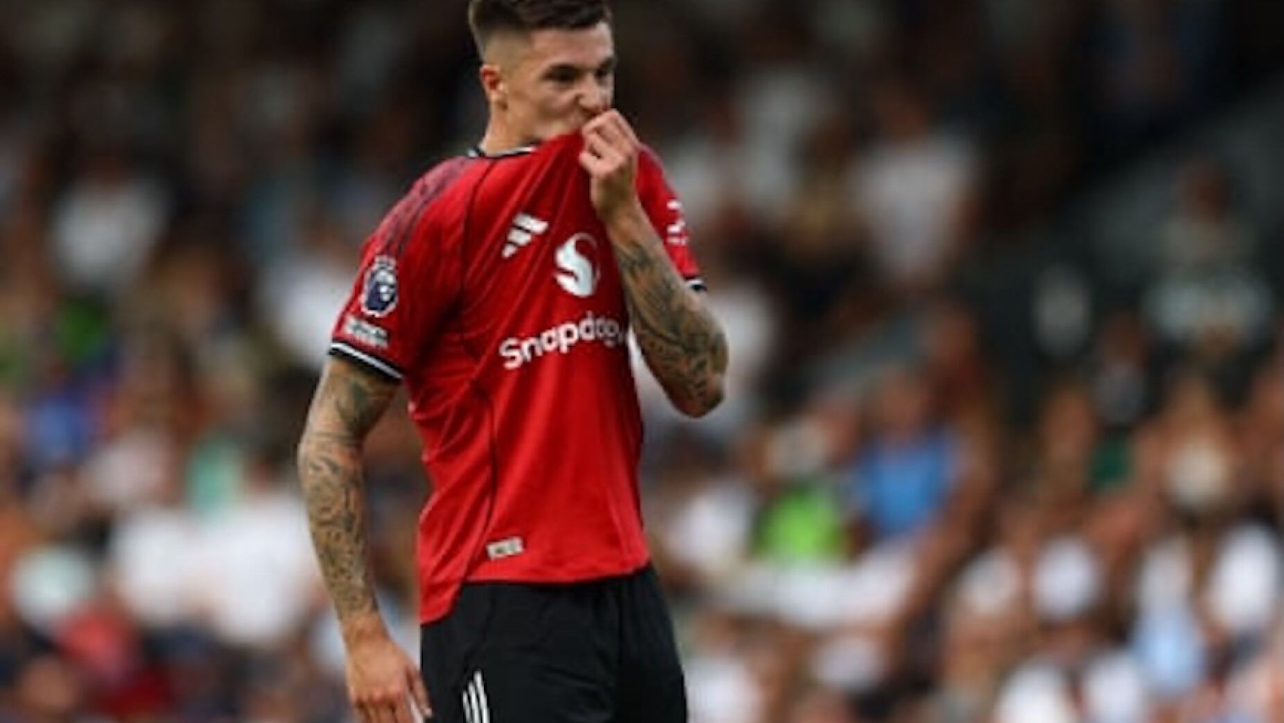 Rio Ferdinand sai em defesa de Sesko: &laquo;Oferece muito mais do que apenas golos&raquo;