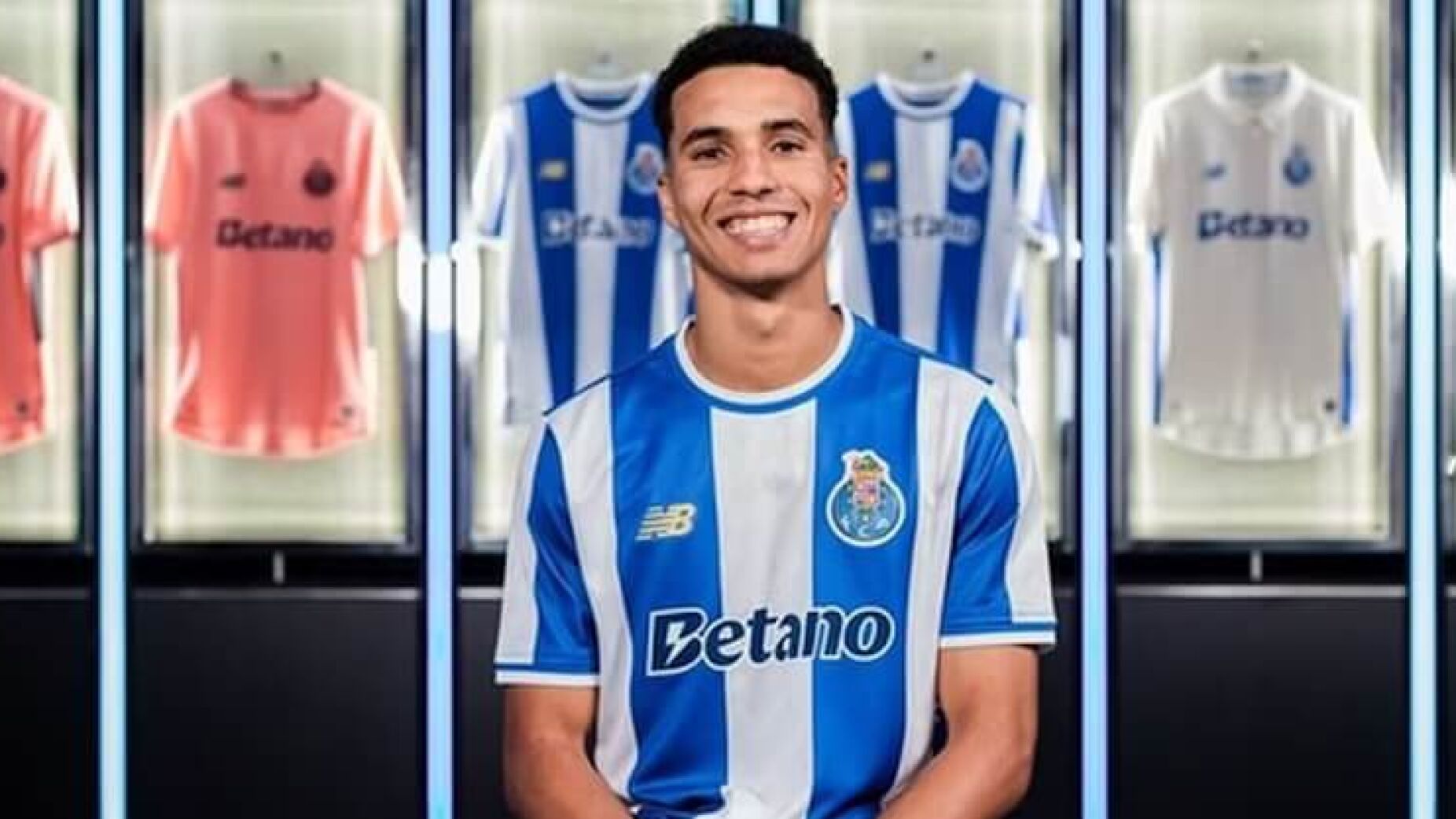 FC Porto anuncia contratação de Alberto Costa - OFICIAL