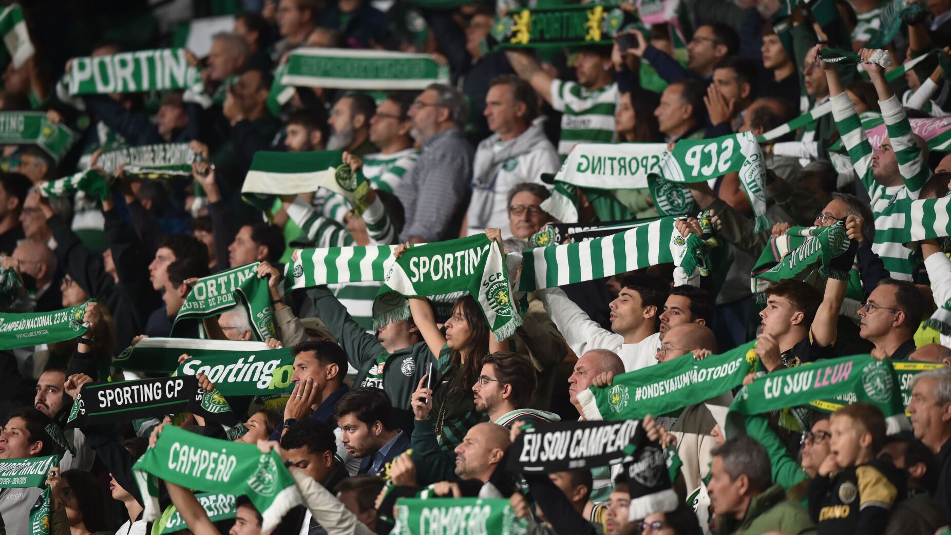 A TABELA QUE EST&Aacute; A DEIXAR OS ADEPTOS DO SPORTING EM &Ecirc;XTASE &mdash; E O T&Iacute;TULO AINDA PODE MUDAR DE M&Atilde;OS NESTE FIM DE SEMANA