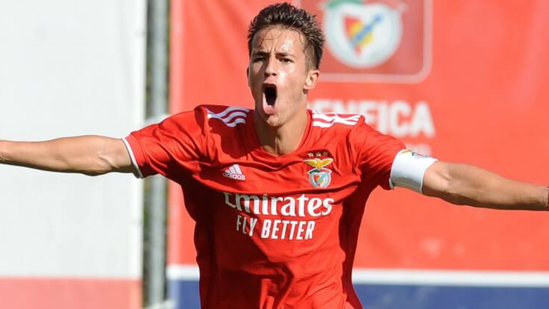 Hugo Félix volta a deixar mensagem após susto no Benfica B-Portimonense