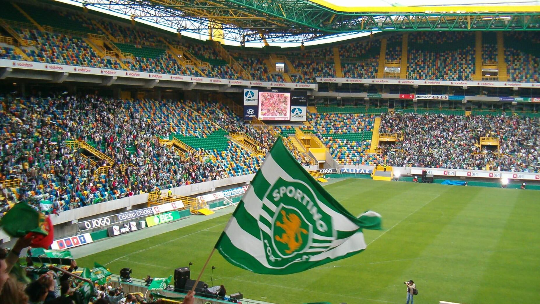 Sporting joga em dois tabuleiros e arrisca ficar sem nenhum