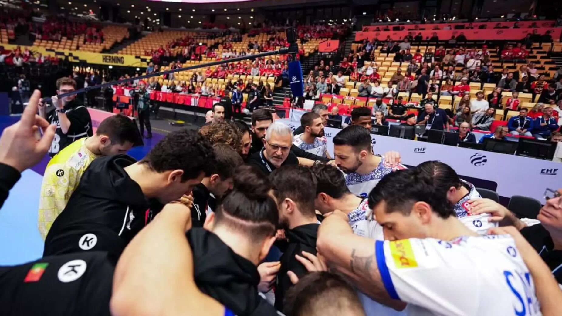 Quando a realidade bateu sem aviso: Portugal atropelado pela Fran&ccedil;a no Europeu de Andebol