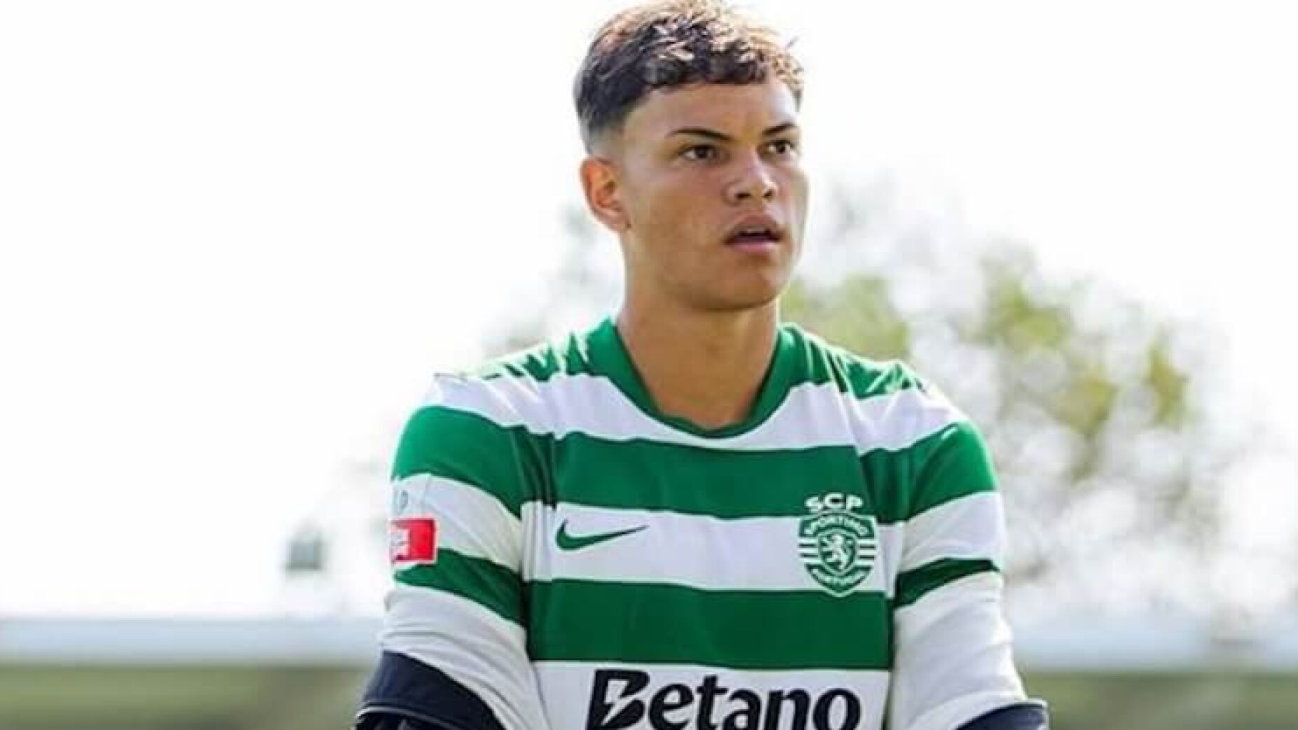 Sporting vai pagar 2M&euro; por jovem craque ao Acad&eacute;mico de Viseu