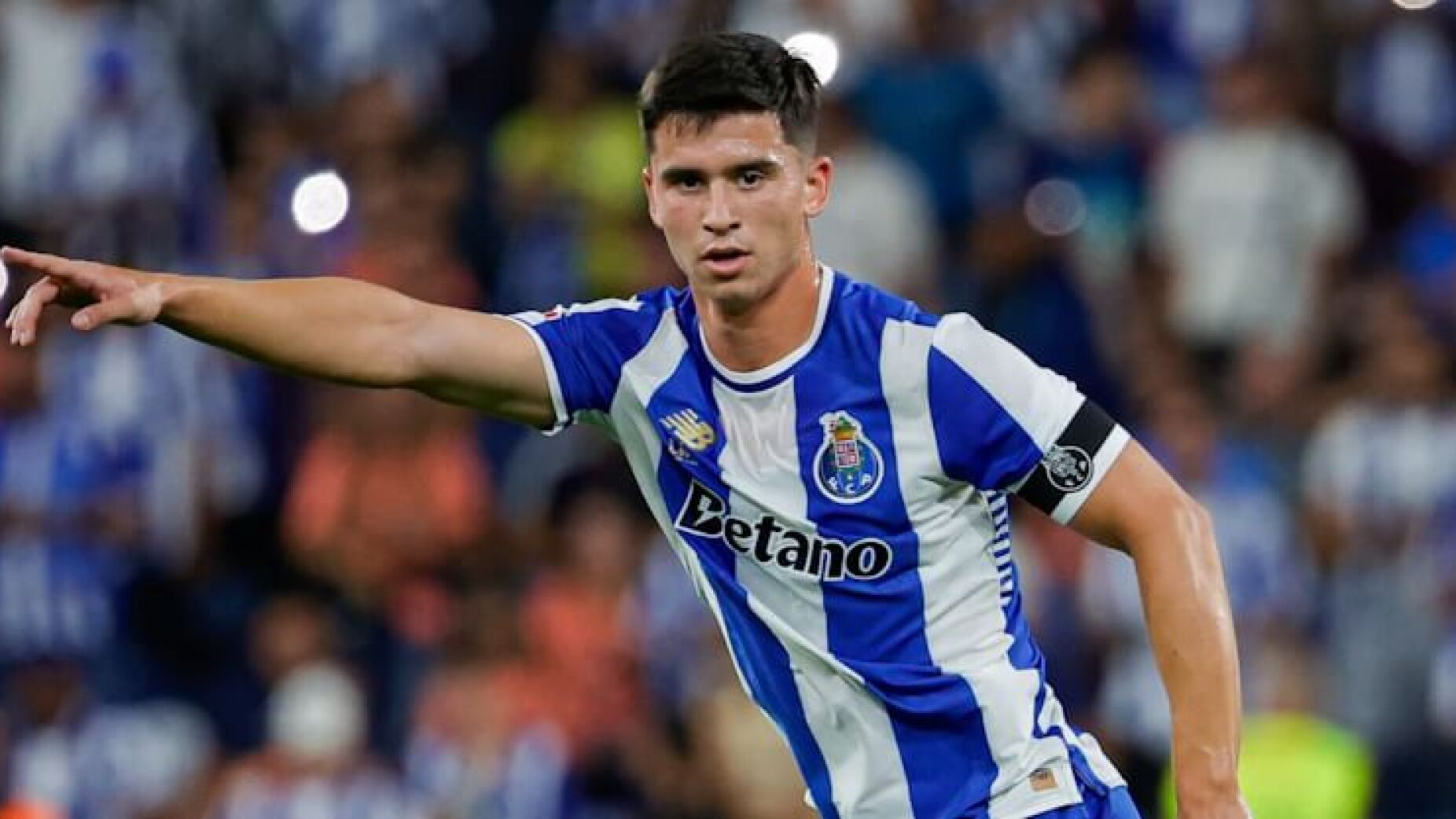 Prpic rendido ao FC Porto e Farioli e fala da rivalidade com o Benfica