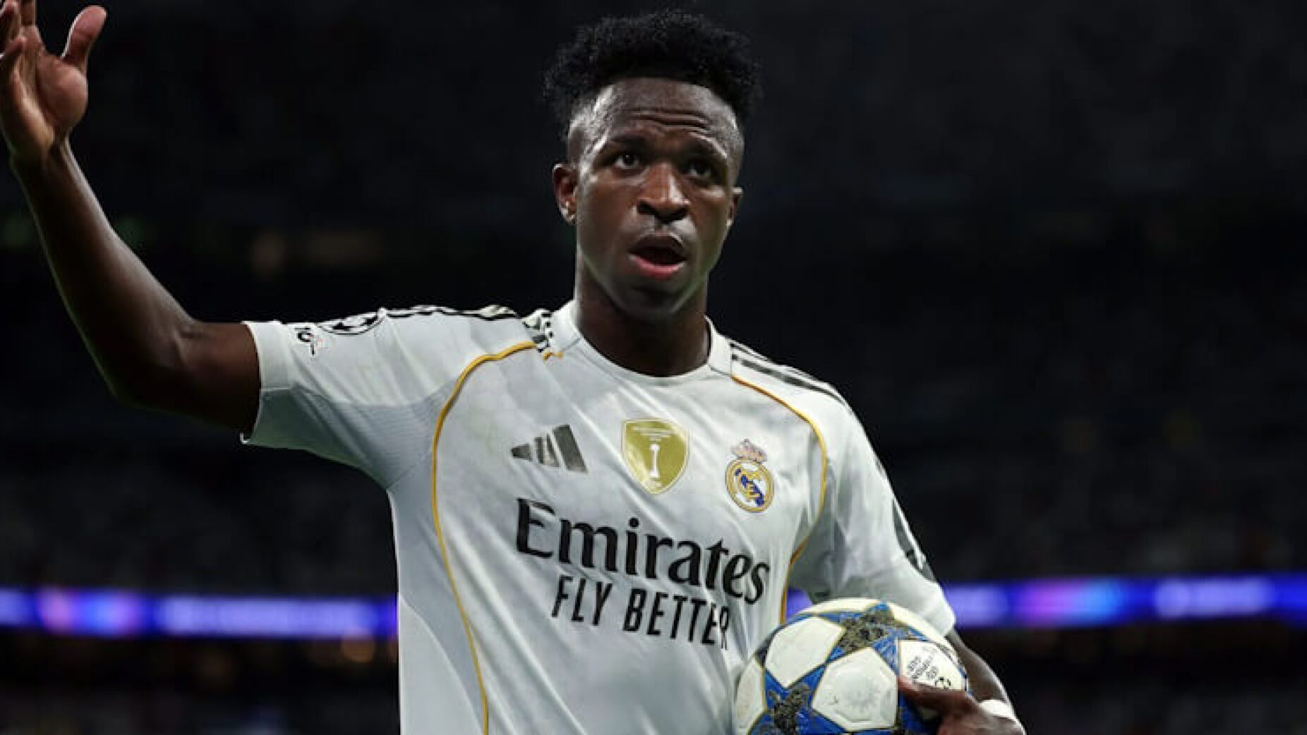 Vinícius volta a gerar polémica em Espanha após gesto dirigido a adeptos do Athletic Bilbao