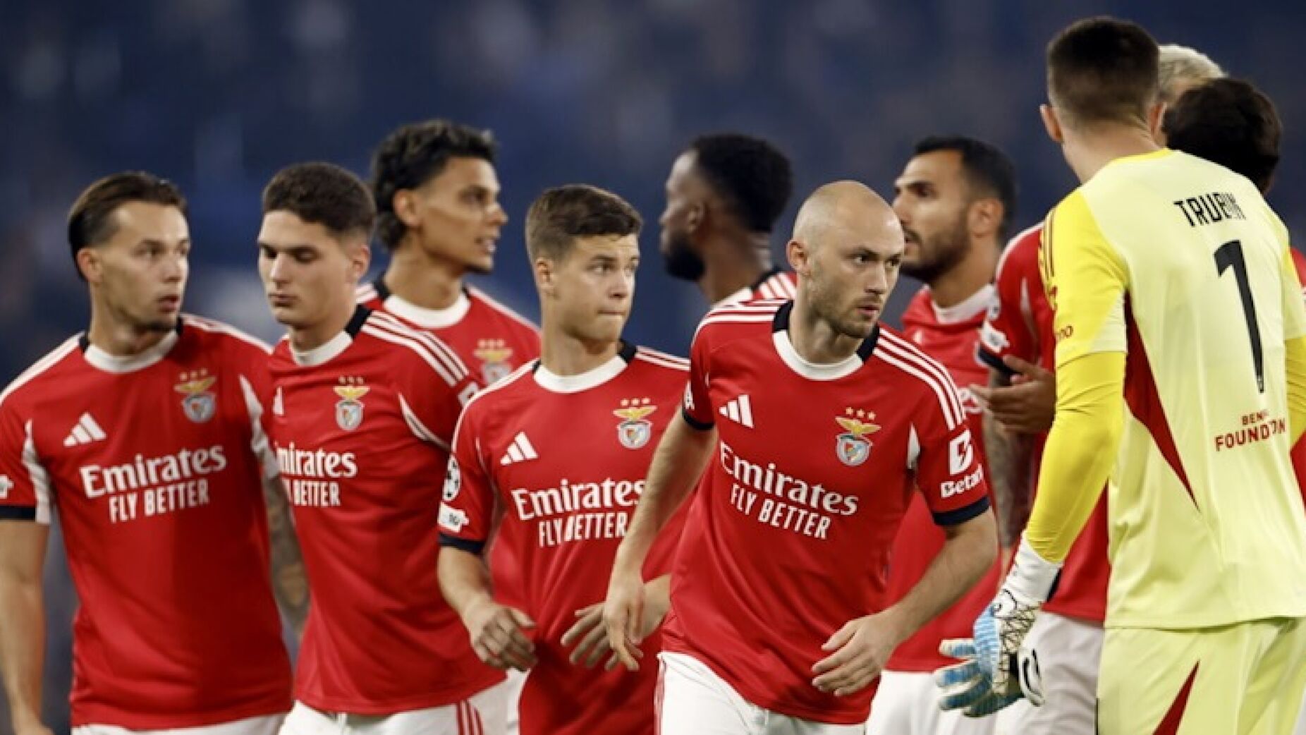 Mourinho promove surpresa nos convocados do Benfica para o Dragão