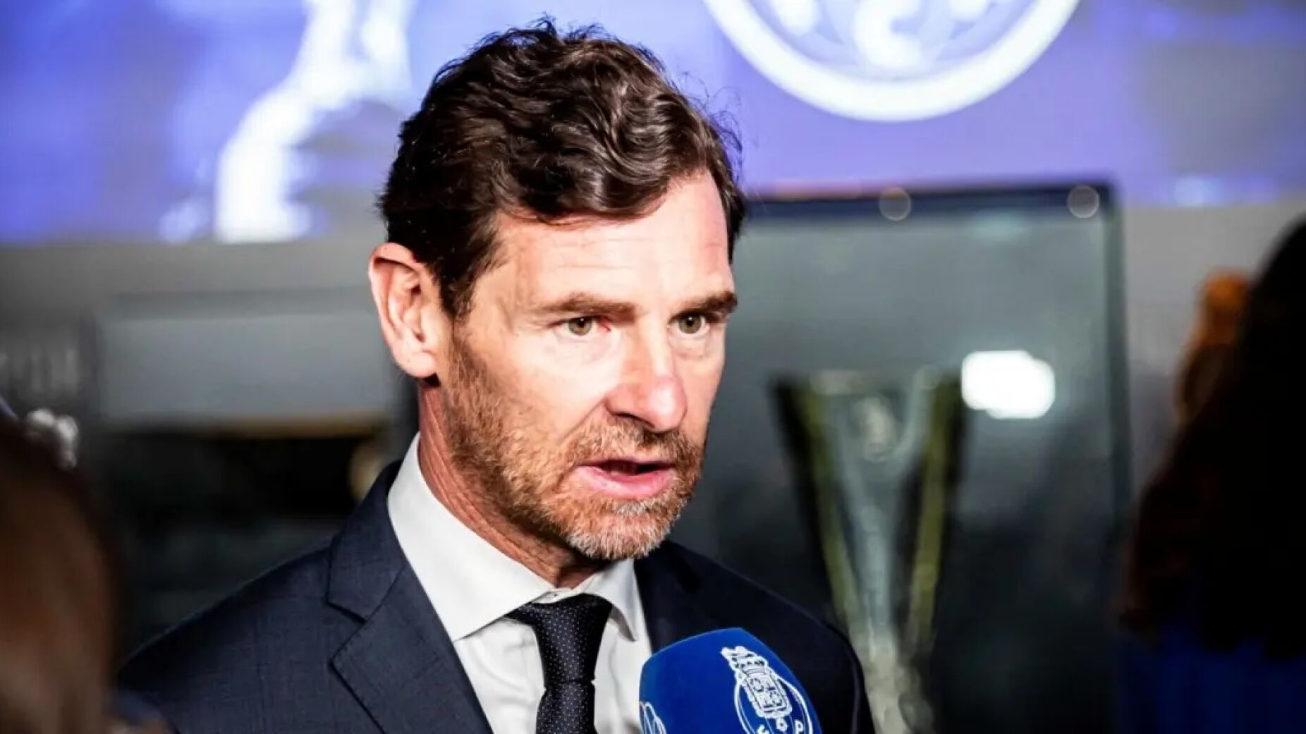 Villas-Boas denuncia esquema com menor e deixa alerta sério ao futebol mundial