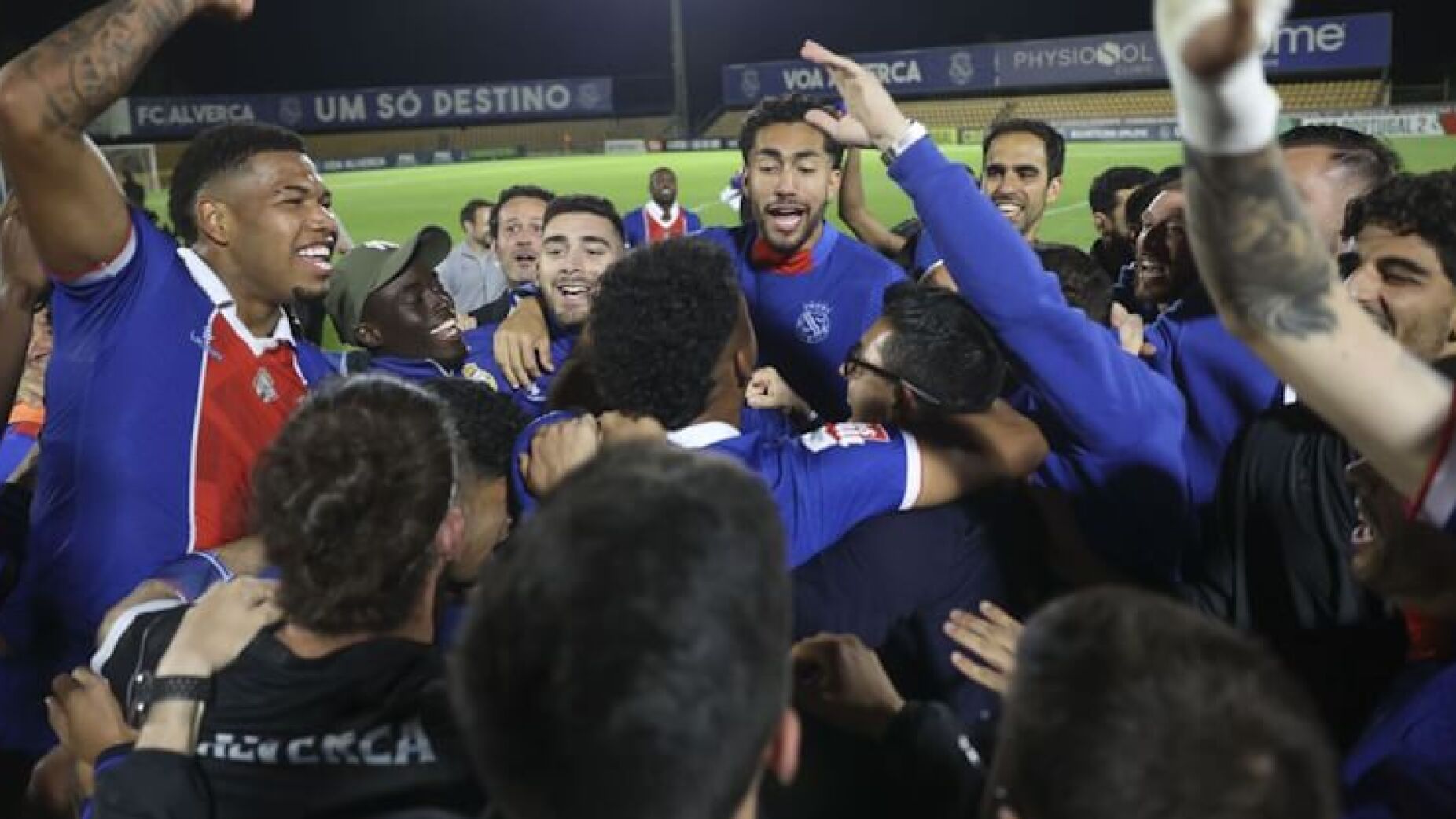 Craque do Real Madrid vibra com subida do Alverca à I Liga