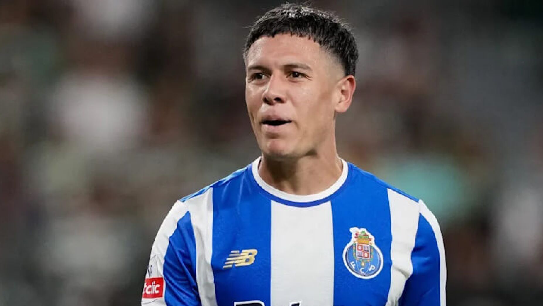 A 1&ordf; rea&ccedil;&atilde;o de Nehu&eacute;n P&eacute;rez &agrave; les&atilde;o grave: "Esta camisola..."