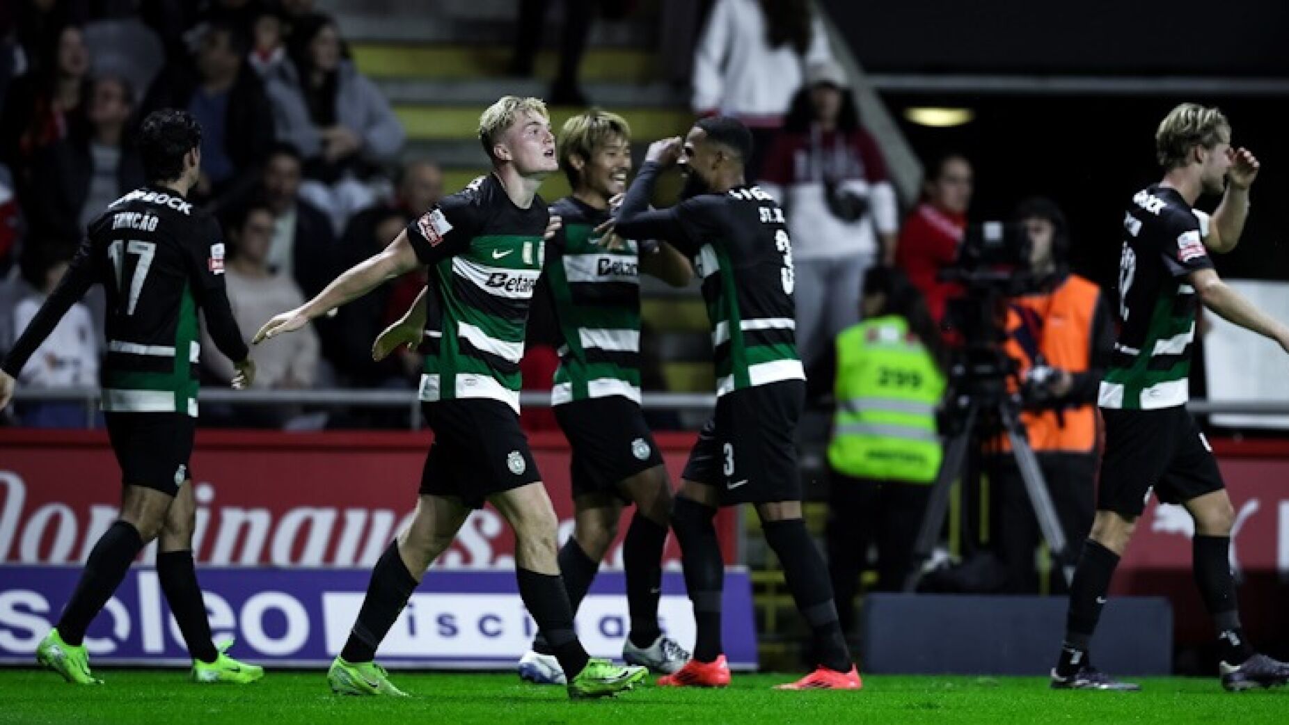 Gigantes de Manchester rondam craque e Sporting já reagiu