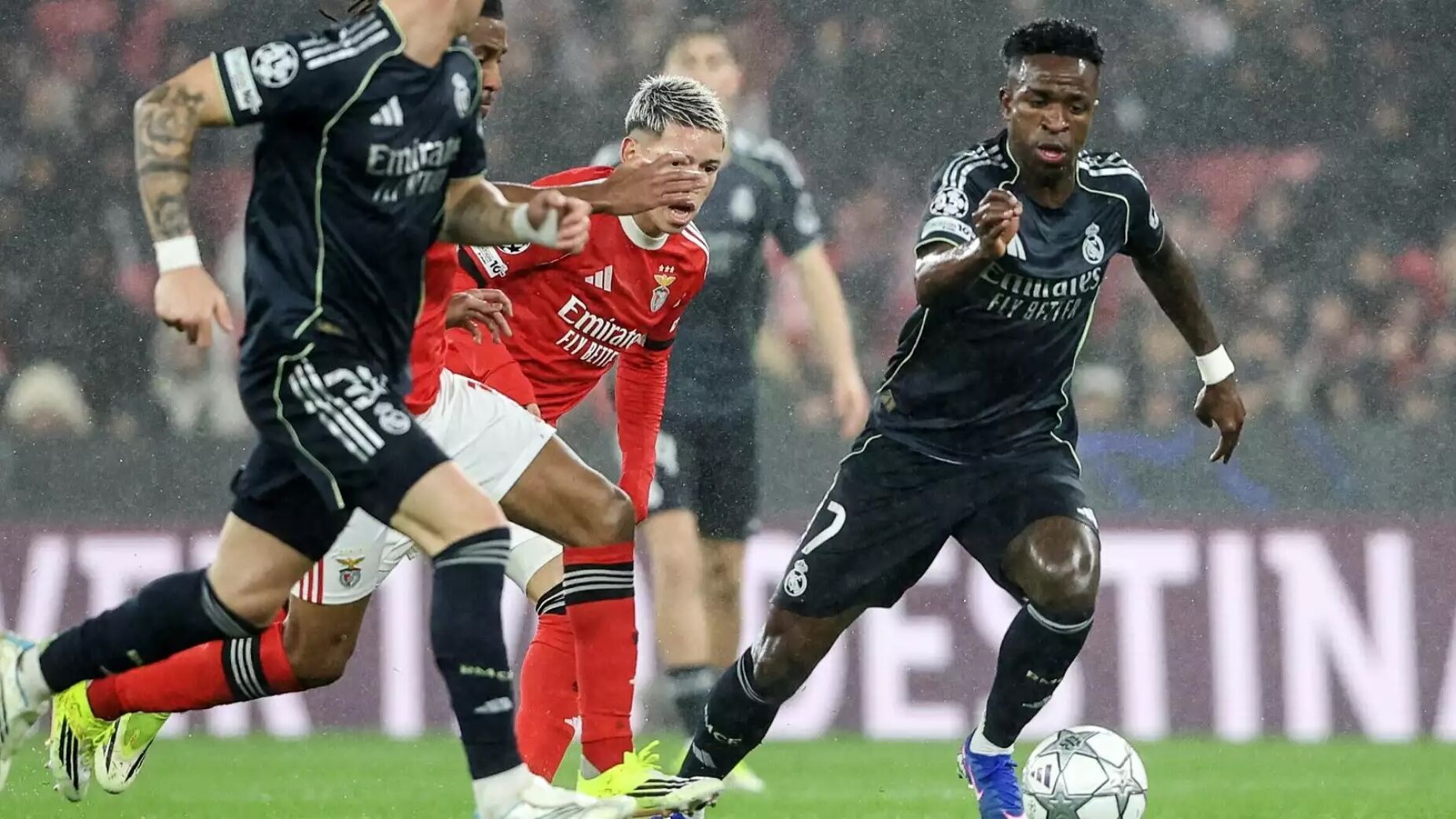 Sede de desforra em Madrid: Vin&iacute;cius Jr. aponta mira ao Benfica antes do regresso &agrave; Luz