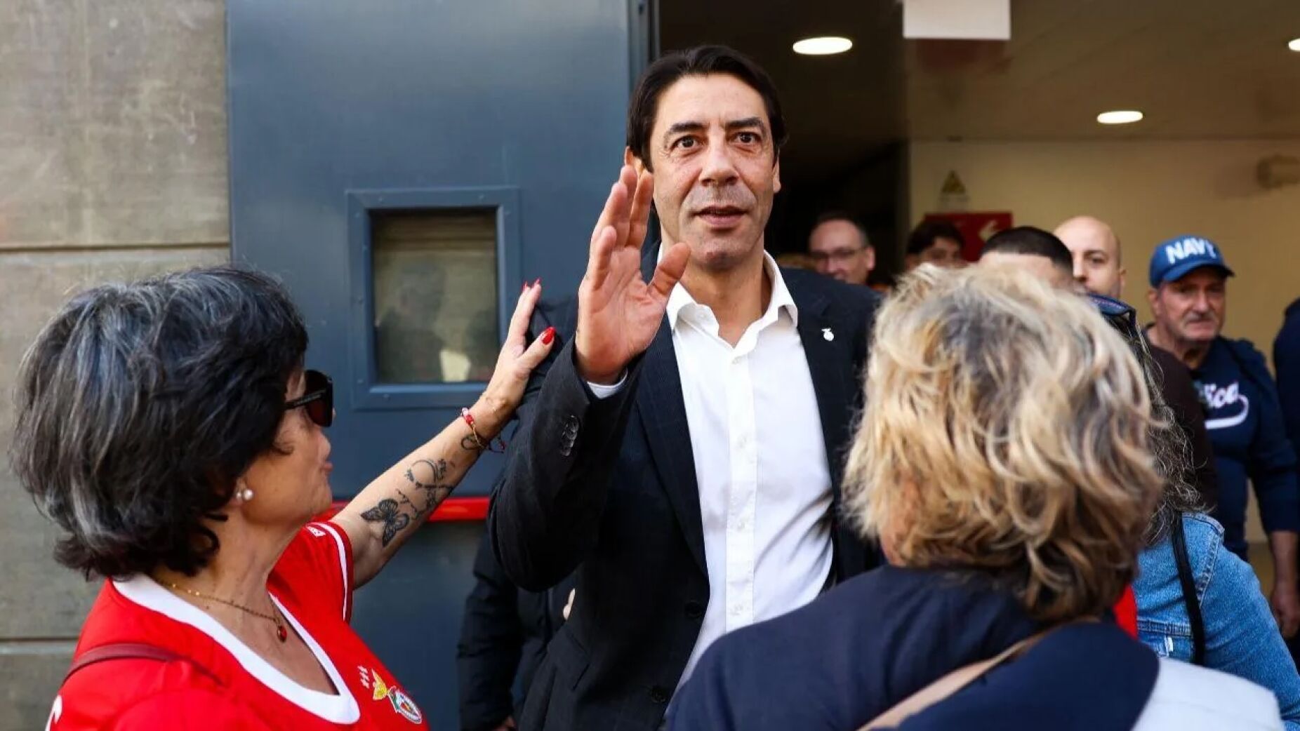 &laquo;A responsabilidade &eacute; nossa&raquo;: Rui Costa assume elimina&ccedil;&atilde;o do Benfica e aponta falhas graves