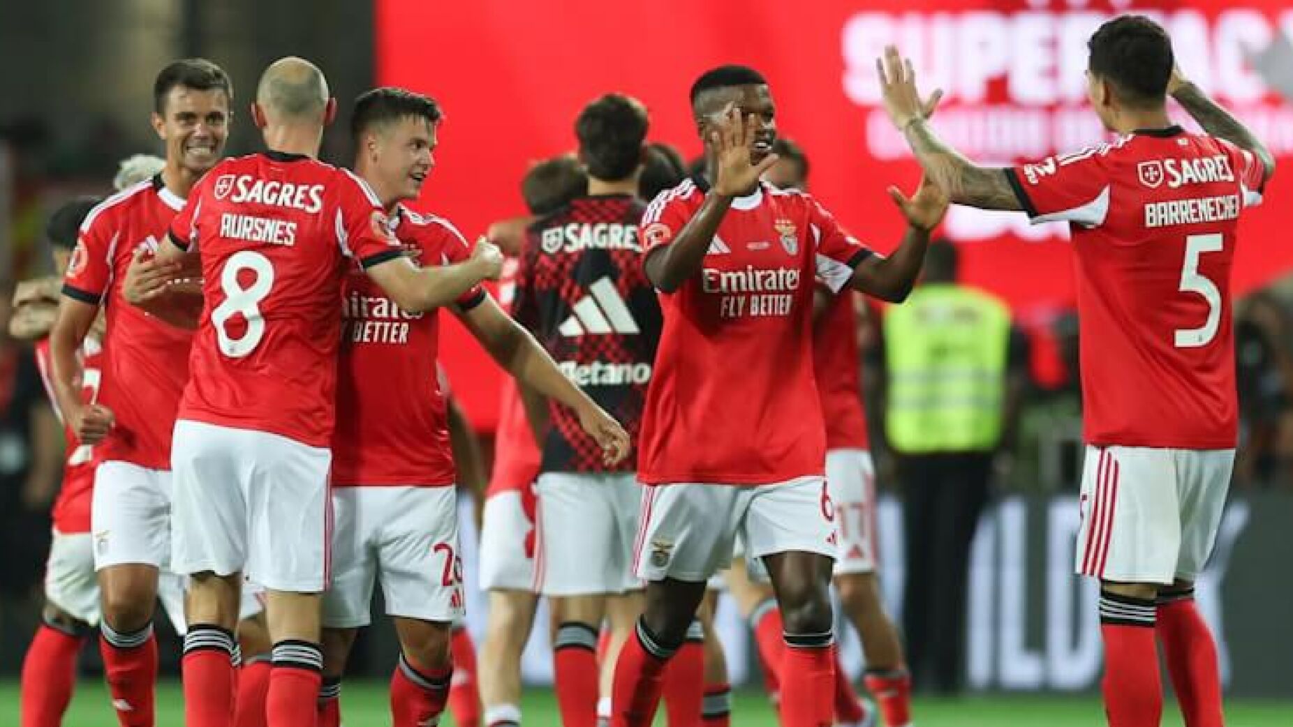 Benfica quer blindar craque da formação com cláusula de 100M€