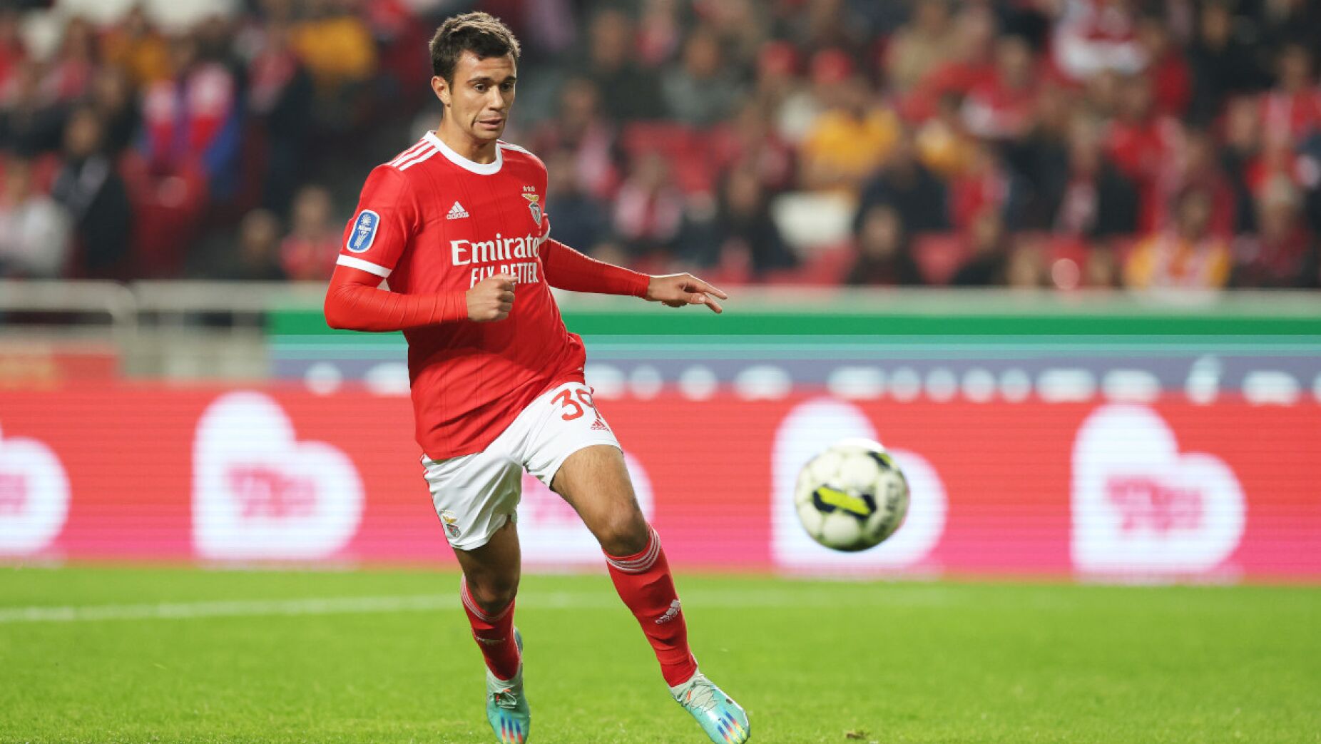 Henrique Ara&uacute;jo cada vez mais perto da sa&iacute;da: janeiro pode ditar despedida do Benfica