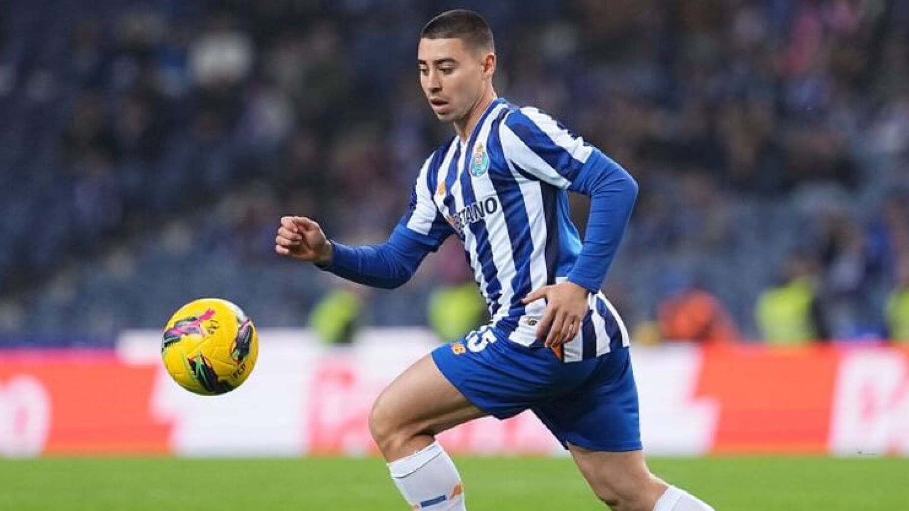Vasco Sousa renova com o FC Porto antes de ser emprestado
