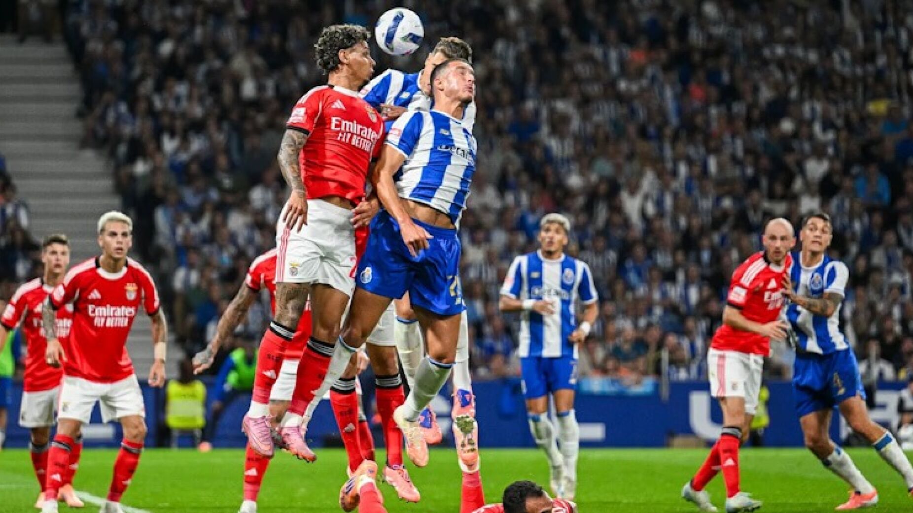 Benfica avança com queixa contra jogador do FC Porto