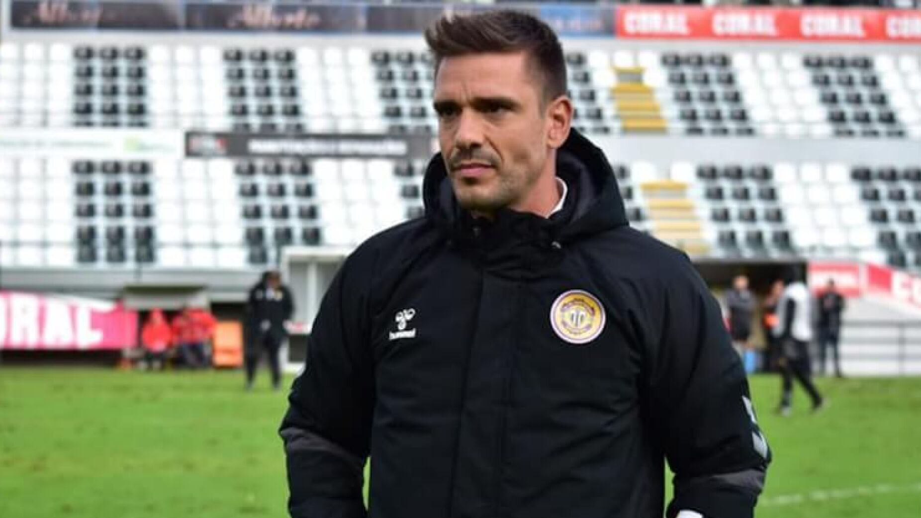 A reação do treinador do Nacional à expulsão na derrota com o Sporting