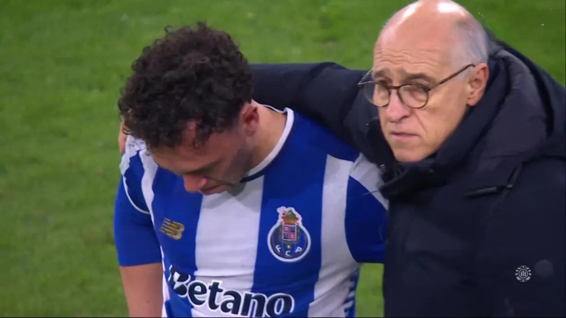 Cláudio Ramos explica lágrimas de Pepê e lamenta erros decisivos na derrota frente ao Vitória