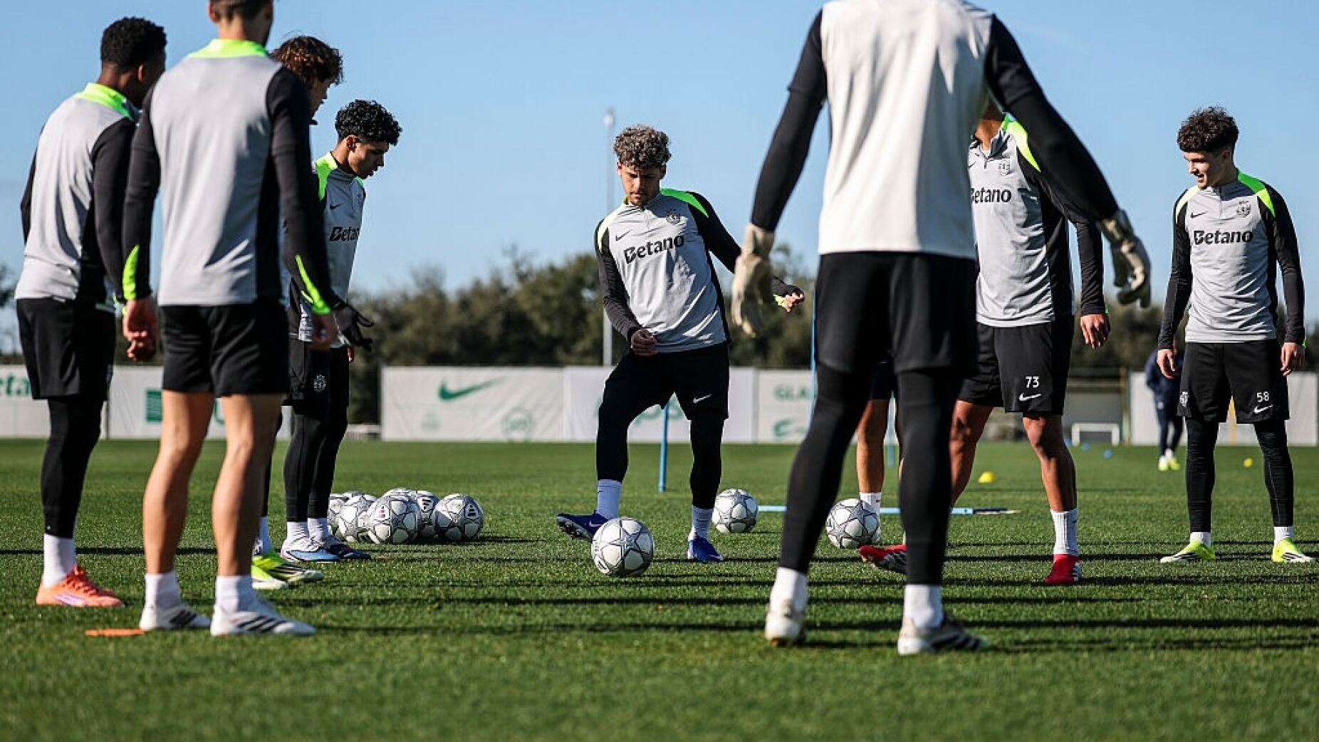 Al&iacute;vio em Alvalade antes da decis&atilde;o europeia: Rui Borges recebe dois refor&ccedil;os de peso