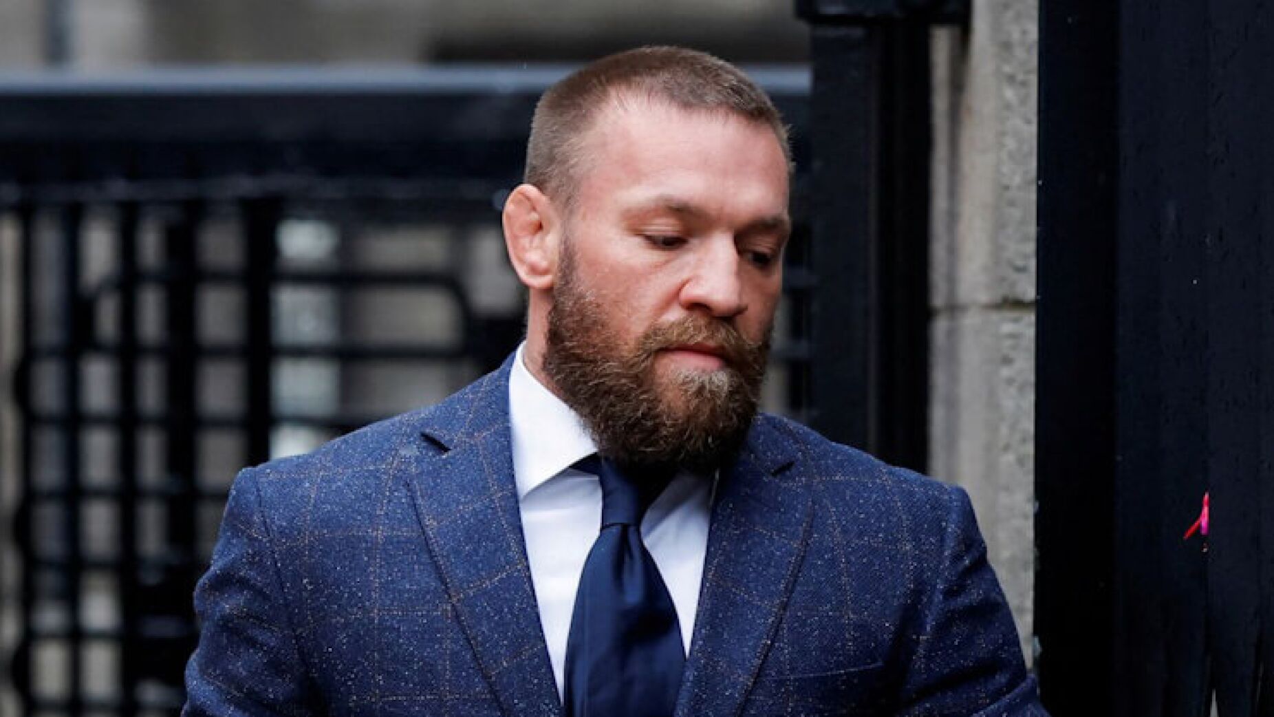 Conor McGregor perde contratos milionários após condenação por violação