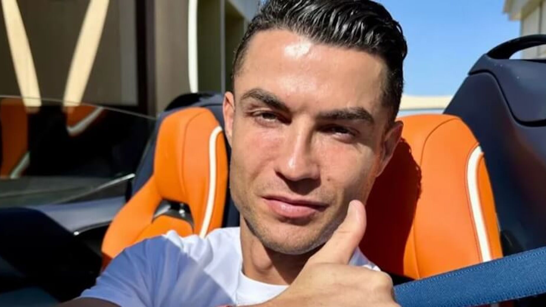 Cristiano Ronaldo comprou mais um Ferrari misterioso (FOTO)