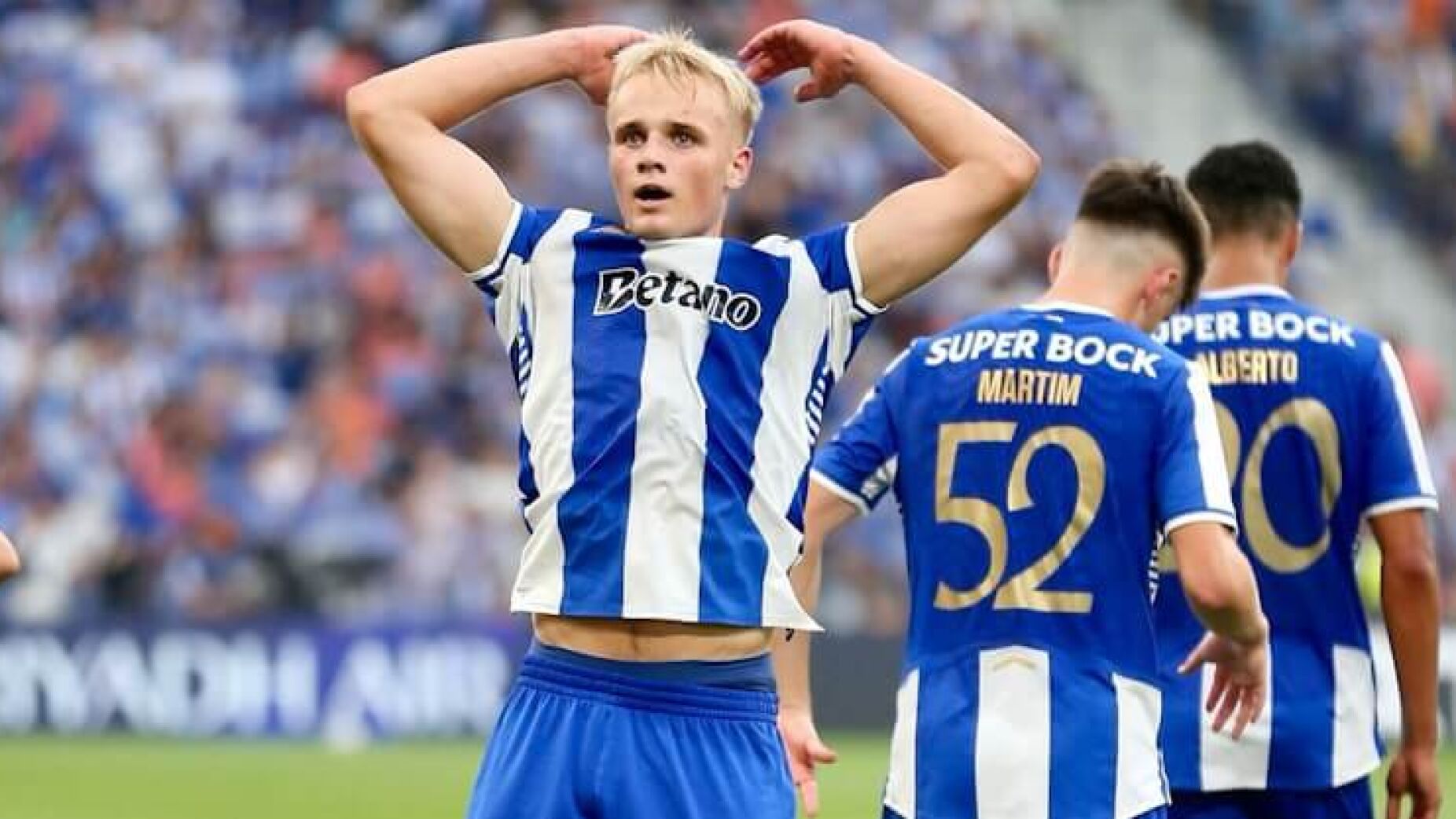 FC Porto bate Atl. Madrid à boleia de belo golo de Froholdt