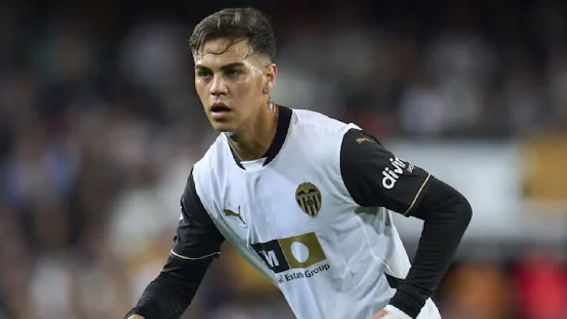 Enzo Barrenechea já está em Lisboa para assinar pelo Benfica