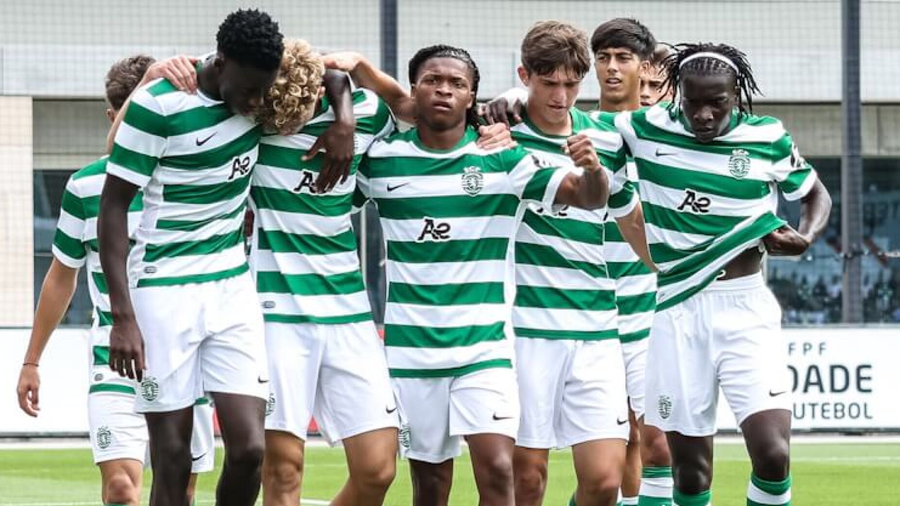 Sporting sofre mas vence o Kairat Almaty na Youth League (Vídeo)