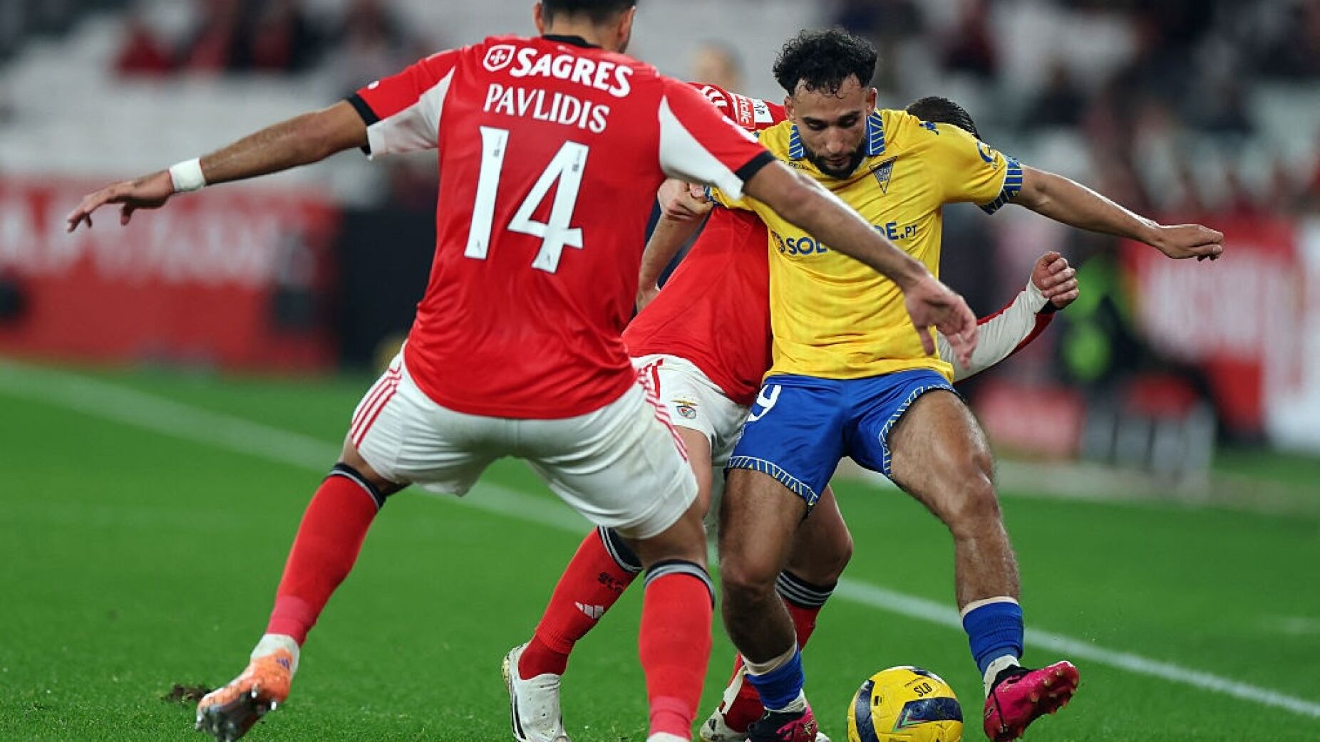 Fasquia nas nuvens trava neg&oacute;cio: Benfica fecha a porta ao interesse saudita em Pavlidis