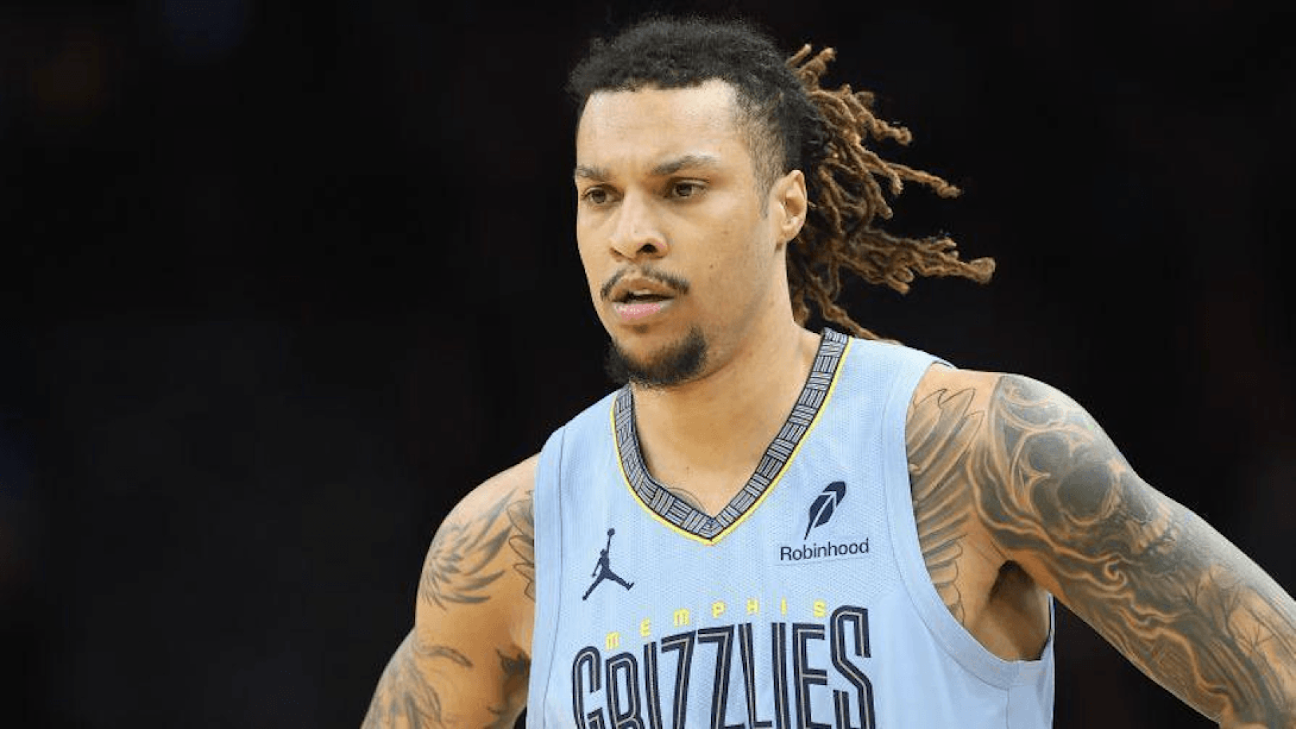 Morreu Brandon Clarke, jogador da NBA, aos 29 anos &mdash; uma vida marcada pela luta e por um final tr&aacute;gico