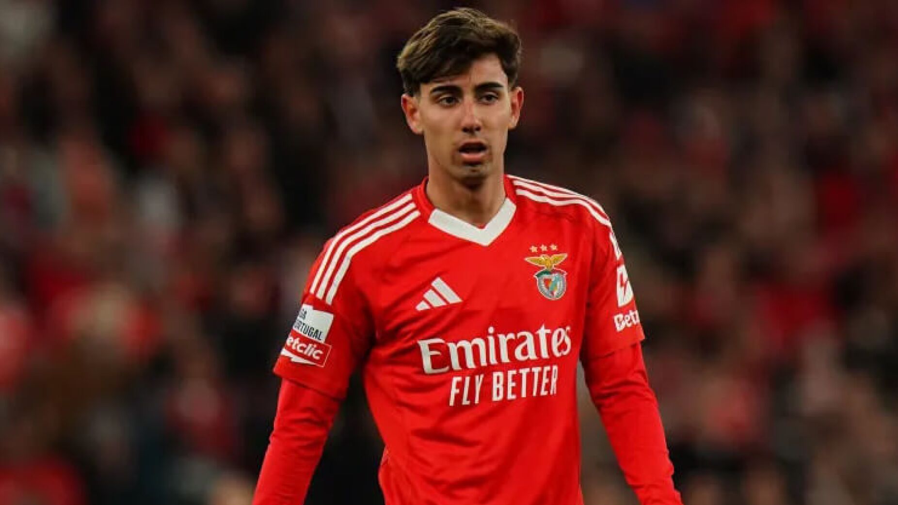 Nuno Félix operado com sucesso mas deve falhar época do Benfica
