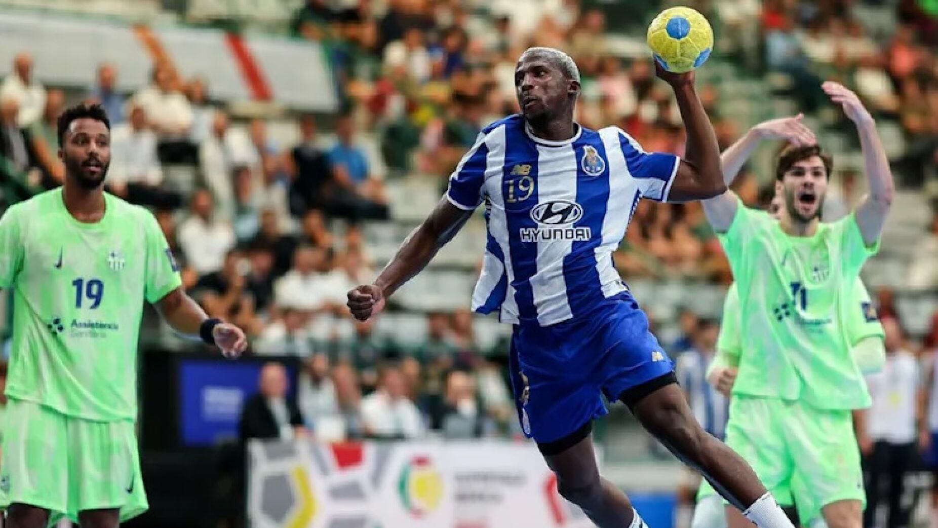 Andebol: FC Porto derrotado pelo Barcelona na Supertaça Ibérica