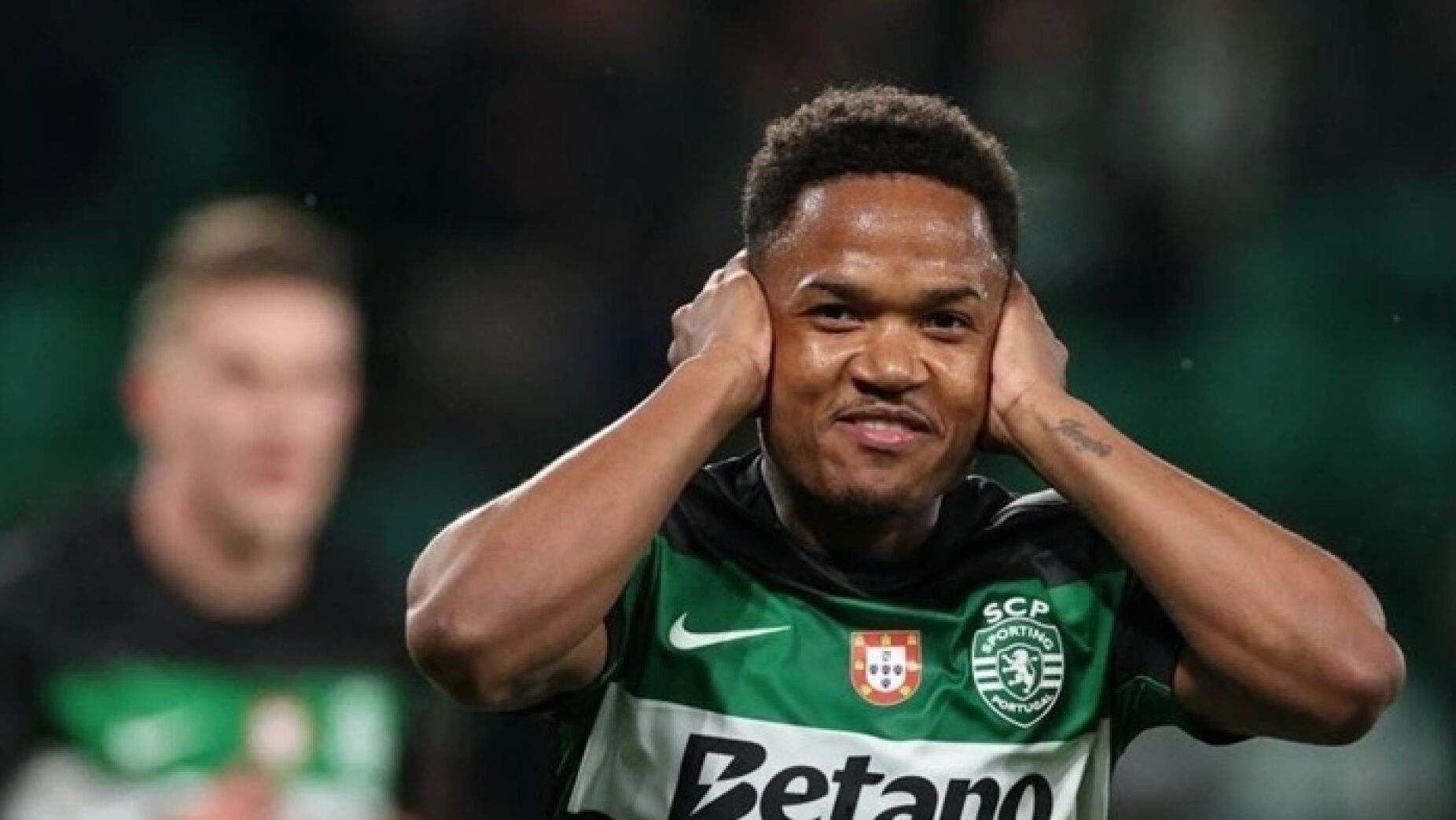 Geny Catamo regressa da CAN em grande e bisou em Alvalade: &laquo;J&aacute; tinha saudades&hellip;&raquo;