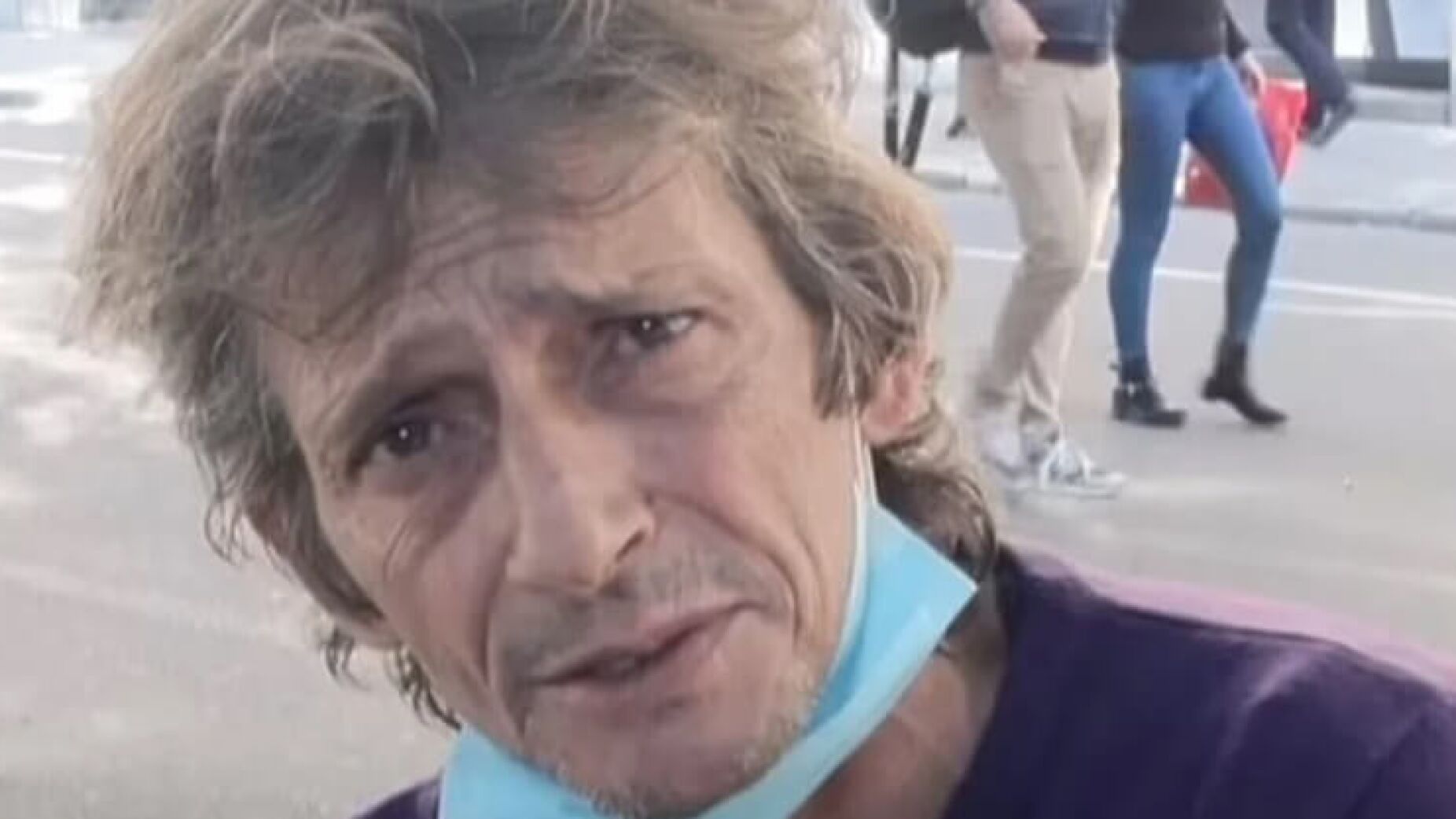 Chocante: Antigo jogador italiano cai em desgraça e é sem-abrigo