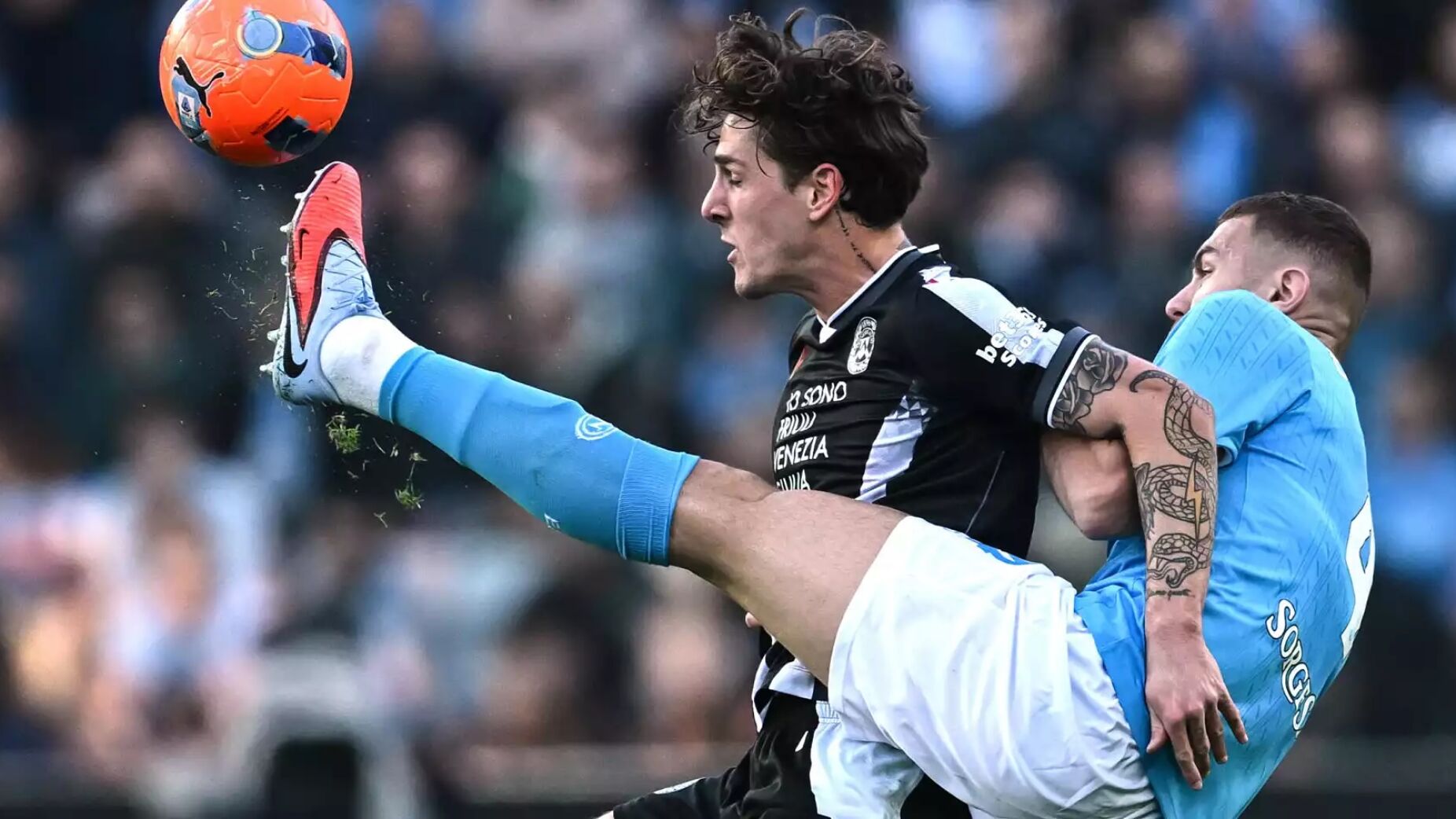 Benfica deixa feridas e Napoli cai em Udine: liderança escapa e Inter fica à espreita