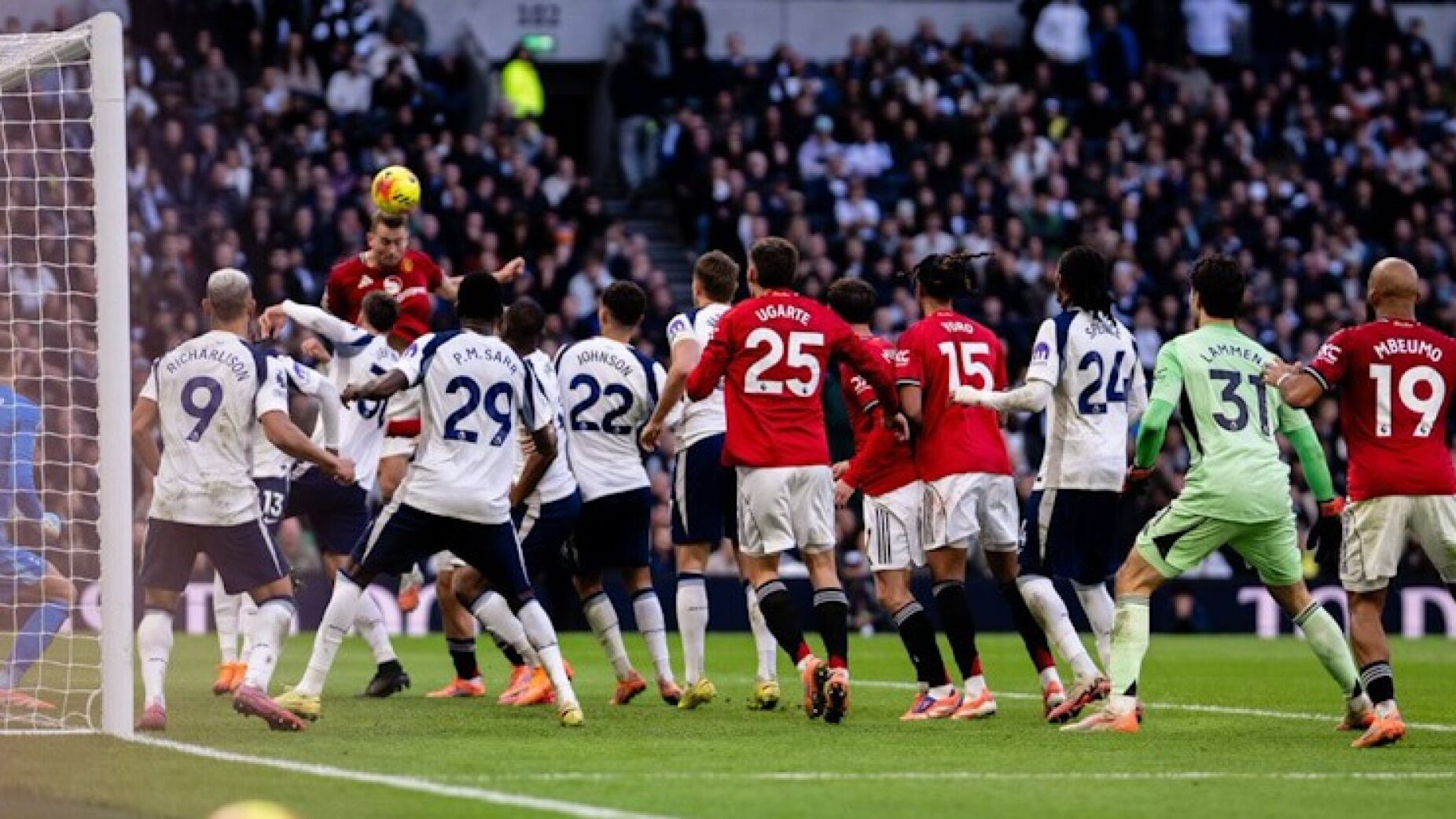 Man. United e Tottenham empatam em final de jogo dramático
