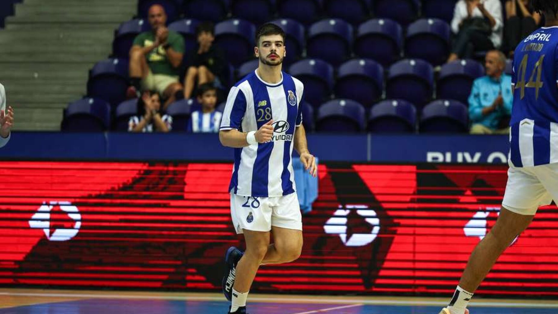 Um sonho tornado realidade: Jos&eacute; Ferreira estreia-se no Europeu e assume o peso de suceder a uma lenda