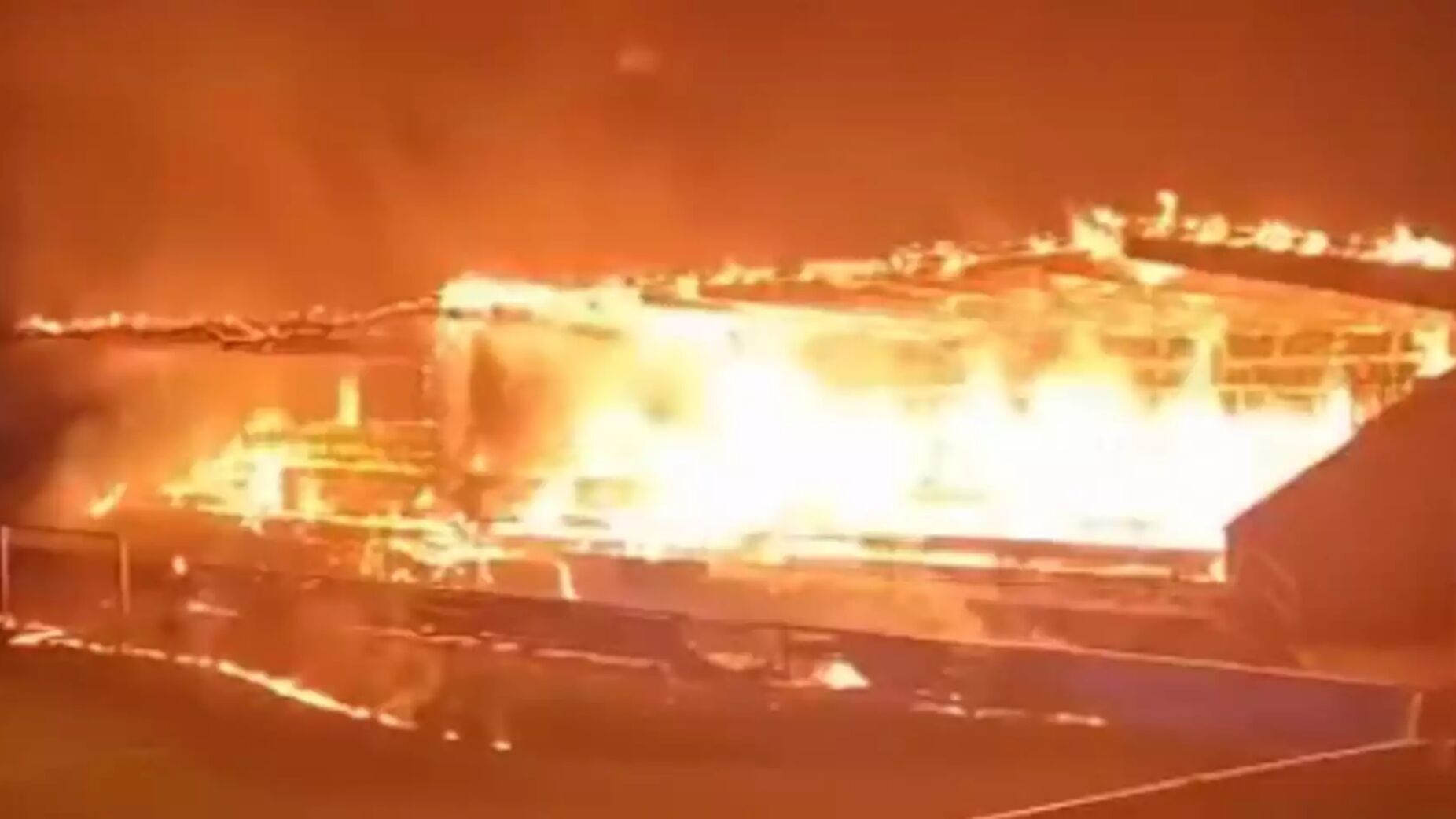 Descida com final caótico: adeptos incendeiam estádio do FC Haka e clube pede ajuda para reconstrução