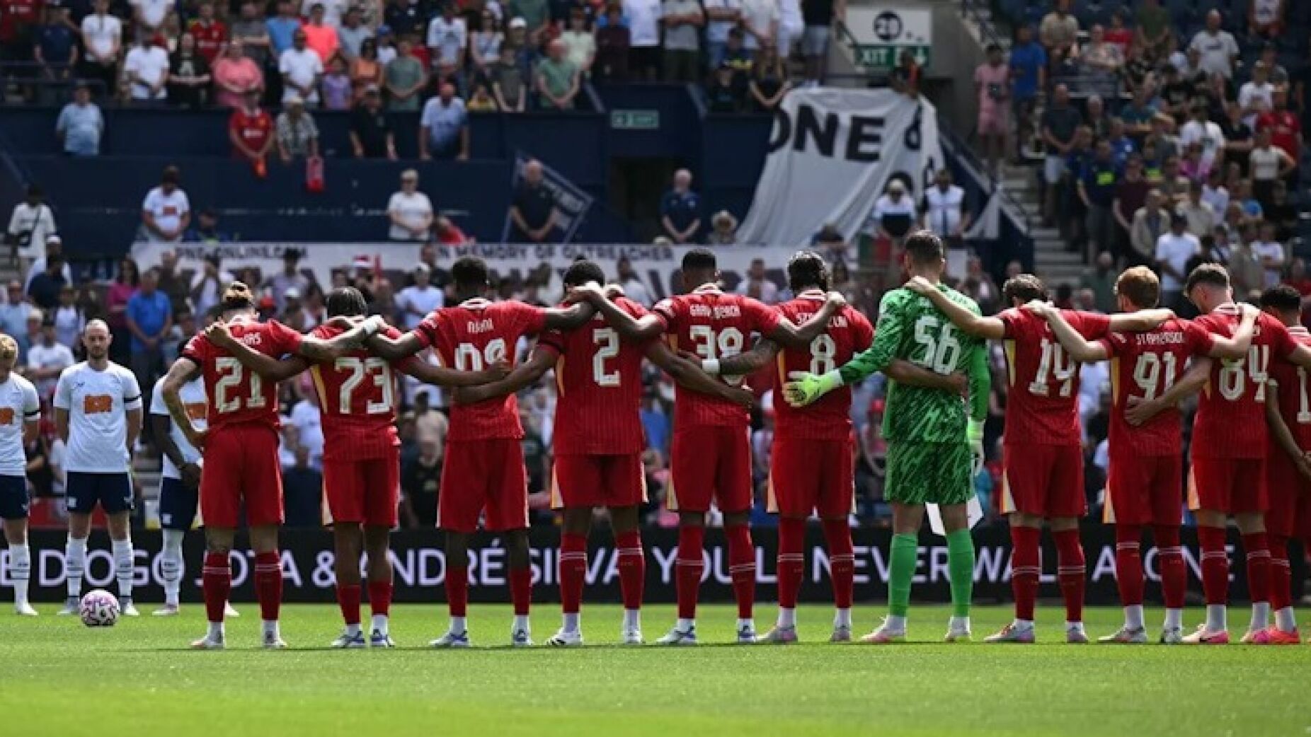 Arrepiante homenagem no 1º jogo do Liverpool sem Diogo Jota
