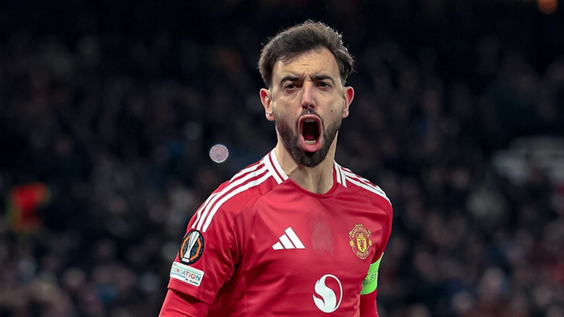 Hat trick de Bruno Fernandes na goleada do United na Liga Europa