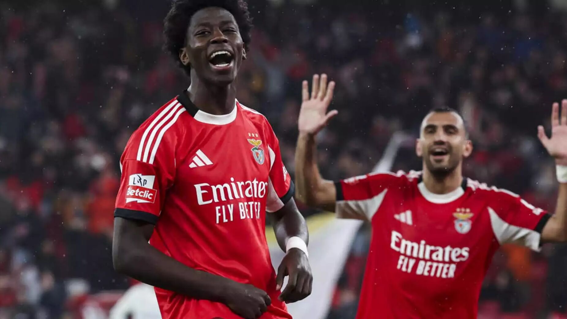 An&iacute;sio Cabral sai do banco e escreve o cap&iacute;tulo decisivo do Benfica antes do cl&aacute;ssico