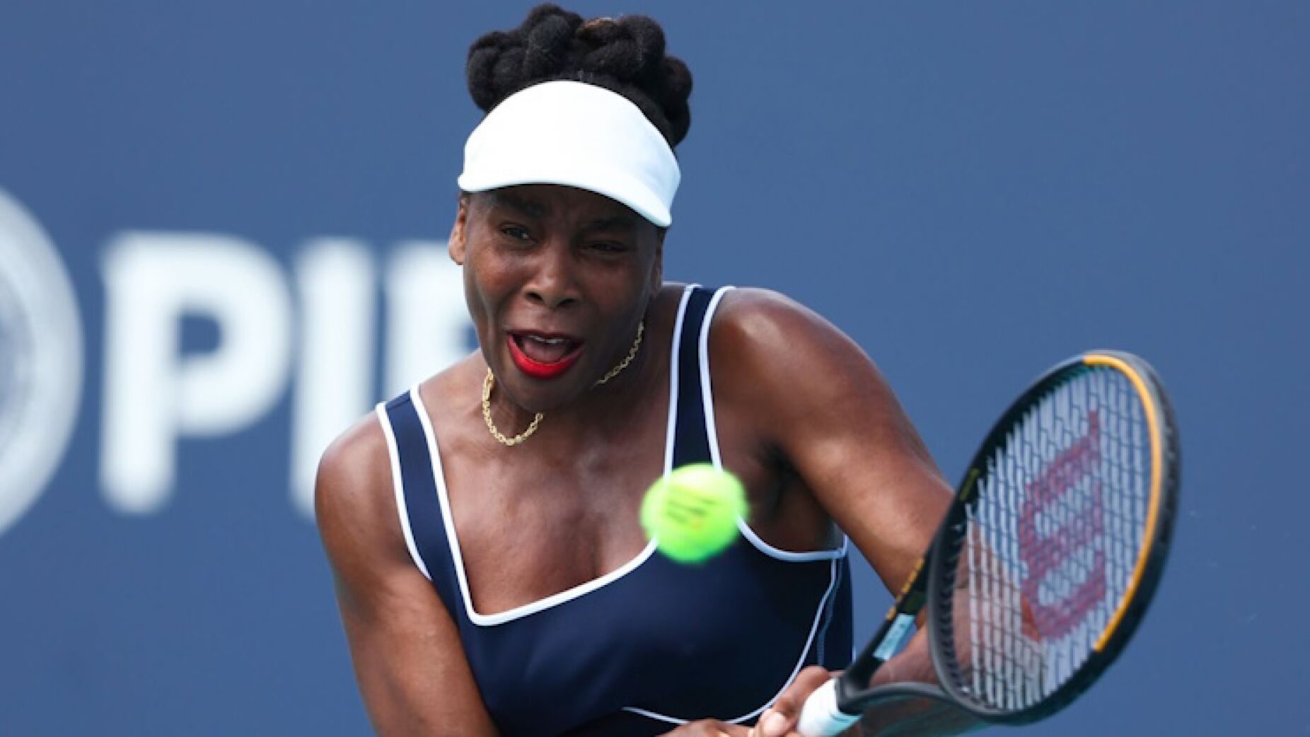 Venus Williams regressa ao ténis profissional aos 45 anos