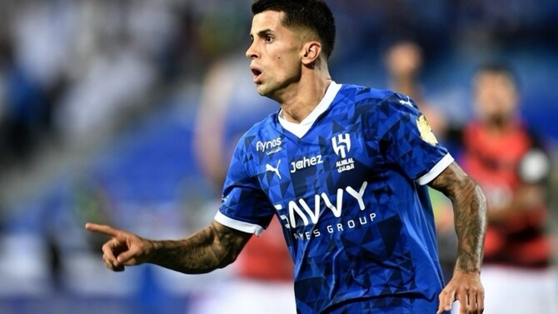 Entre a incerteza na Ar&aacute;bia e o interesse vindo do Brasil: dois dossiers que agitam o universo encarnado