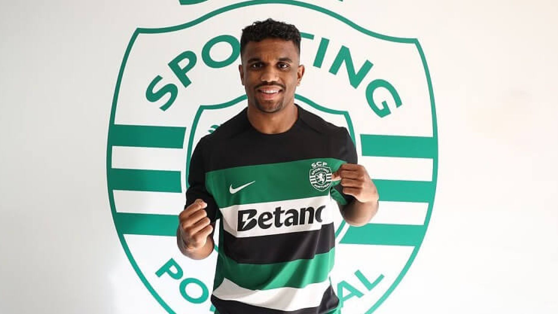 Sporting anuncia renovação de David Moreira - OFICIAL