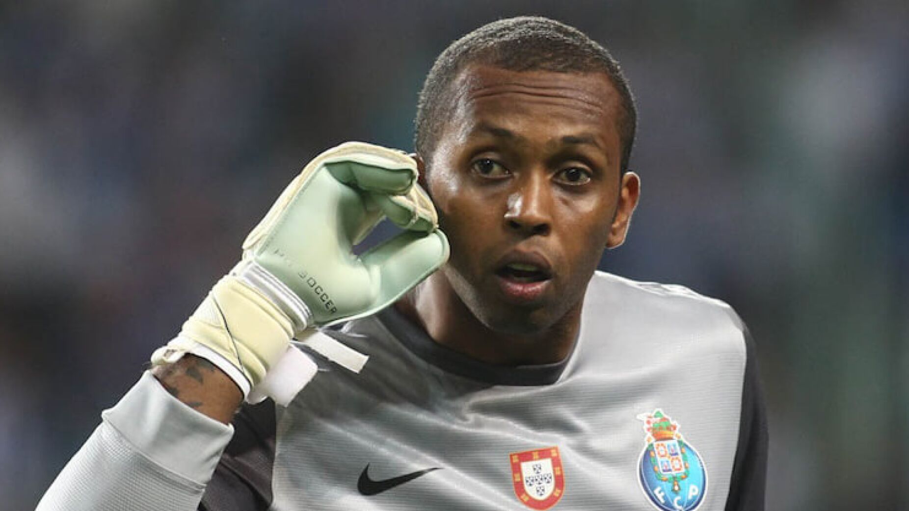 Helton, antigo guarda-redes do FC Porto, alvo de um assalto