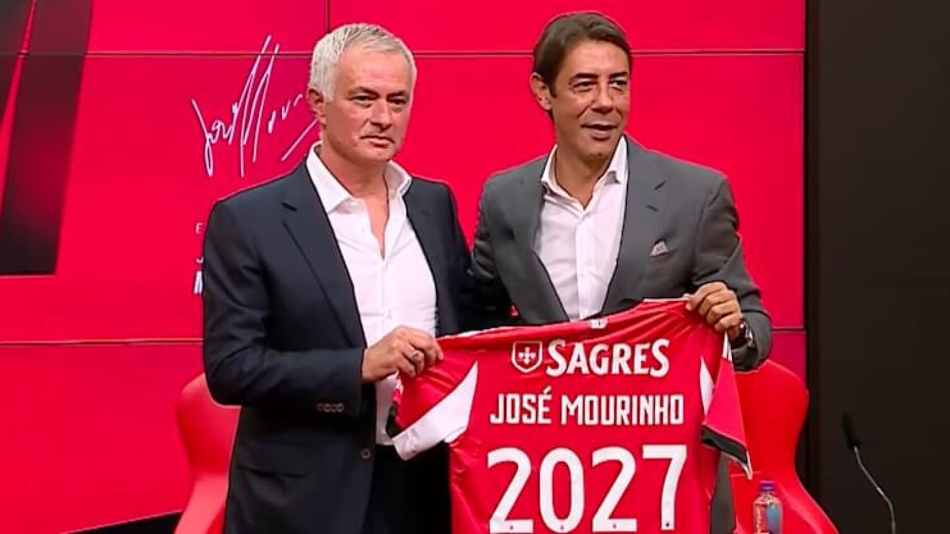 Mourinho já fala à Benfica: As farpas ao Fenerbahçe, o contrato e a visita ao FC Porto
